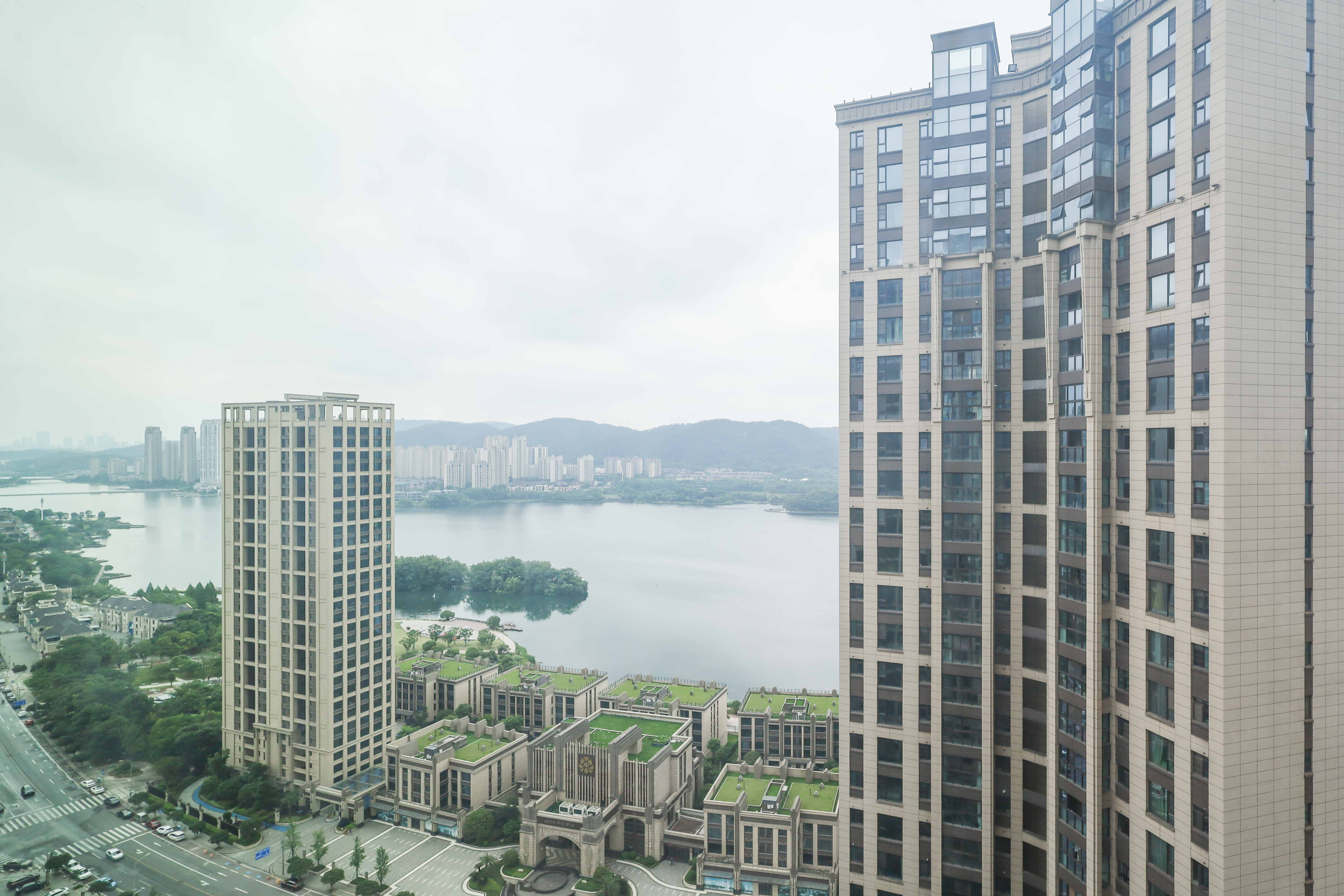 晟通牡丹舸  3室2厅2卫   293.00万阳台