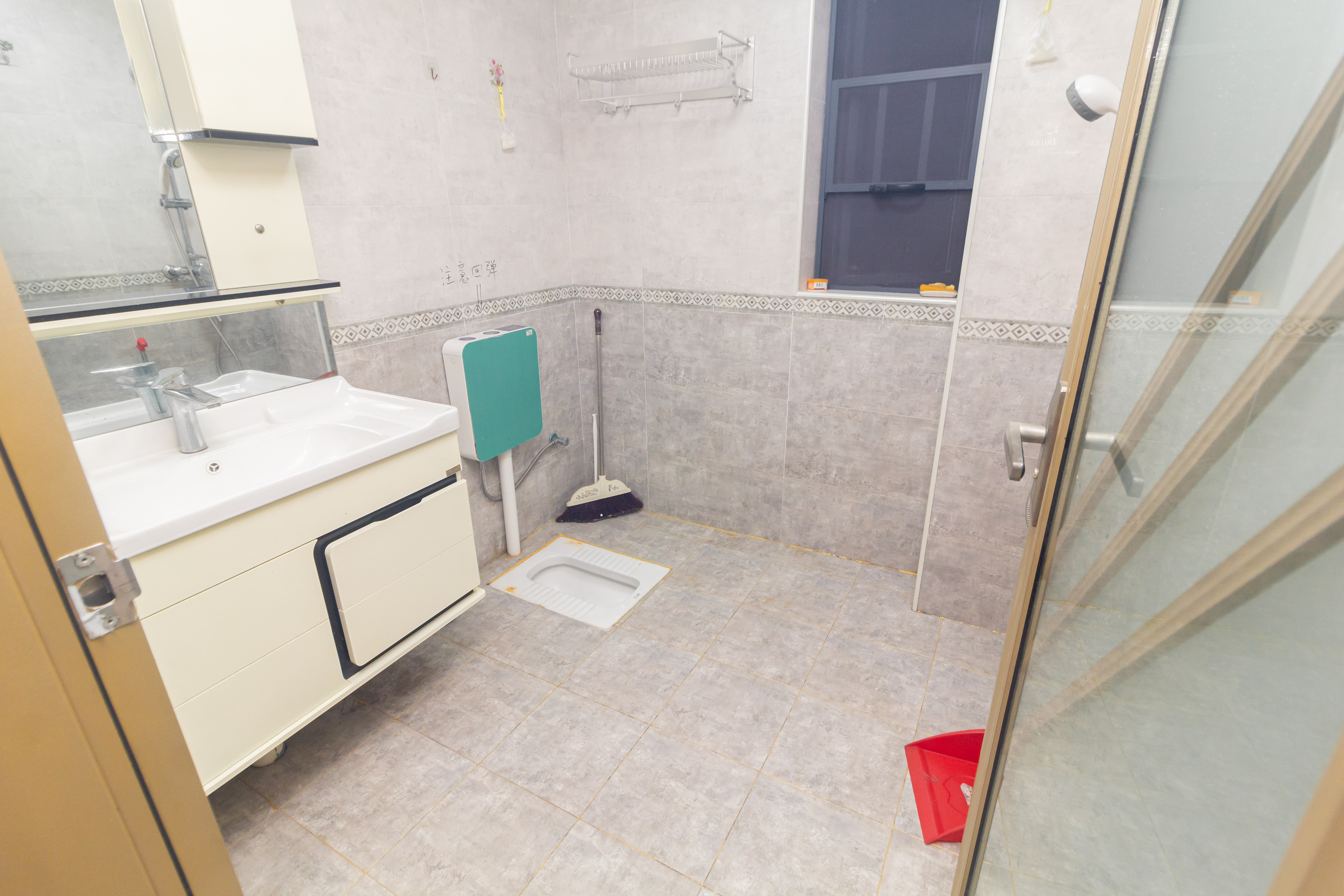 中国铁建国际城二期  2室2厅1卫    51.0万 中国铁建国际城二期  2室2厅1卫    51.0万卫生间