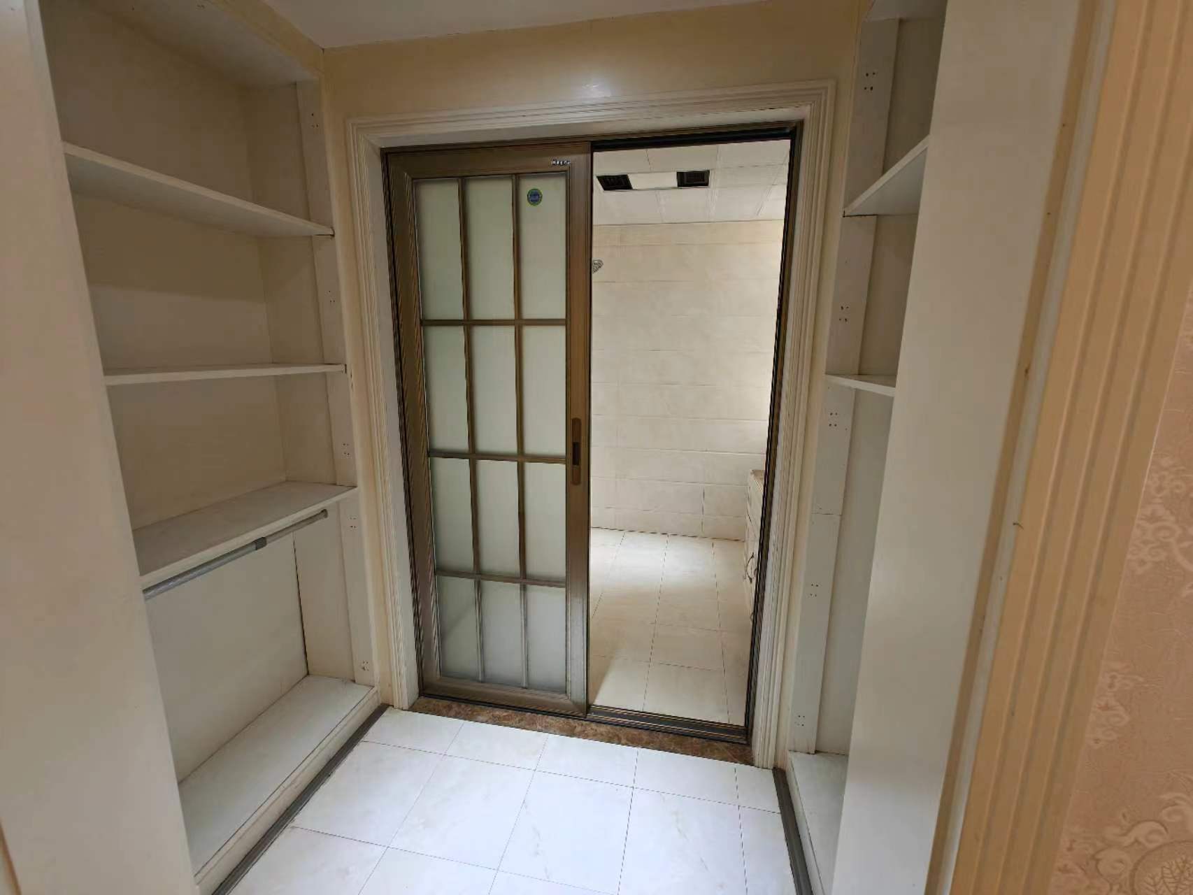 佳兆业金域天下二期 4室2厅2卫 66.2万 佳兆业金域天下二期 4室2厅2卫 66.2万室内图