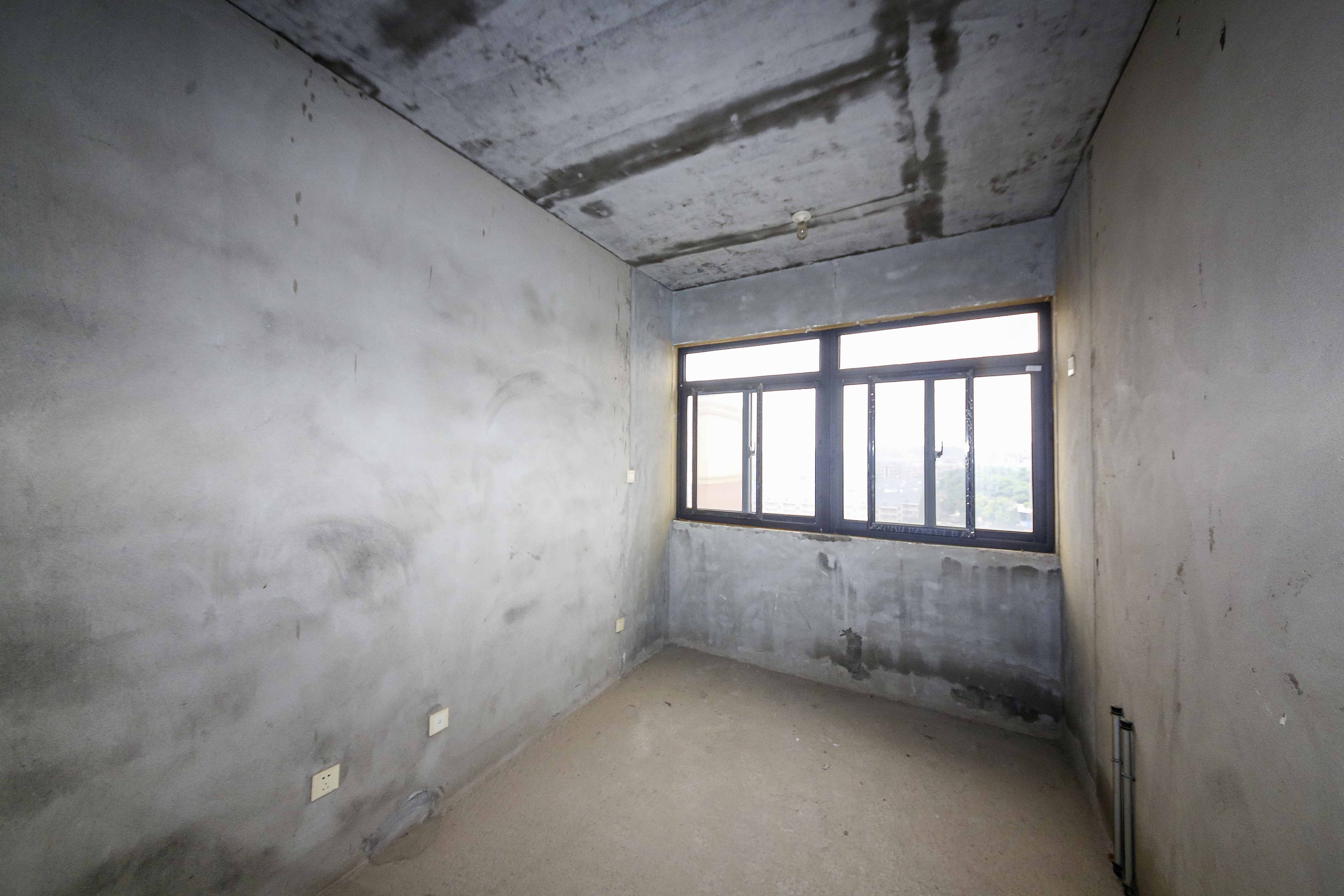 天心金桂园住宅小区  5室2厅2卫   172.80万卧室