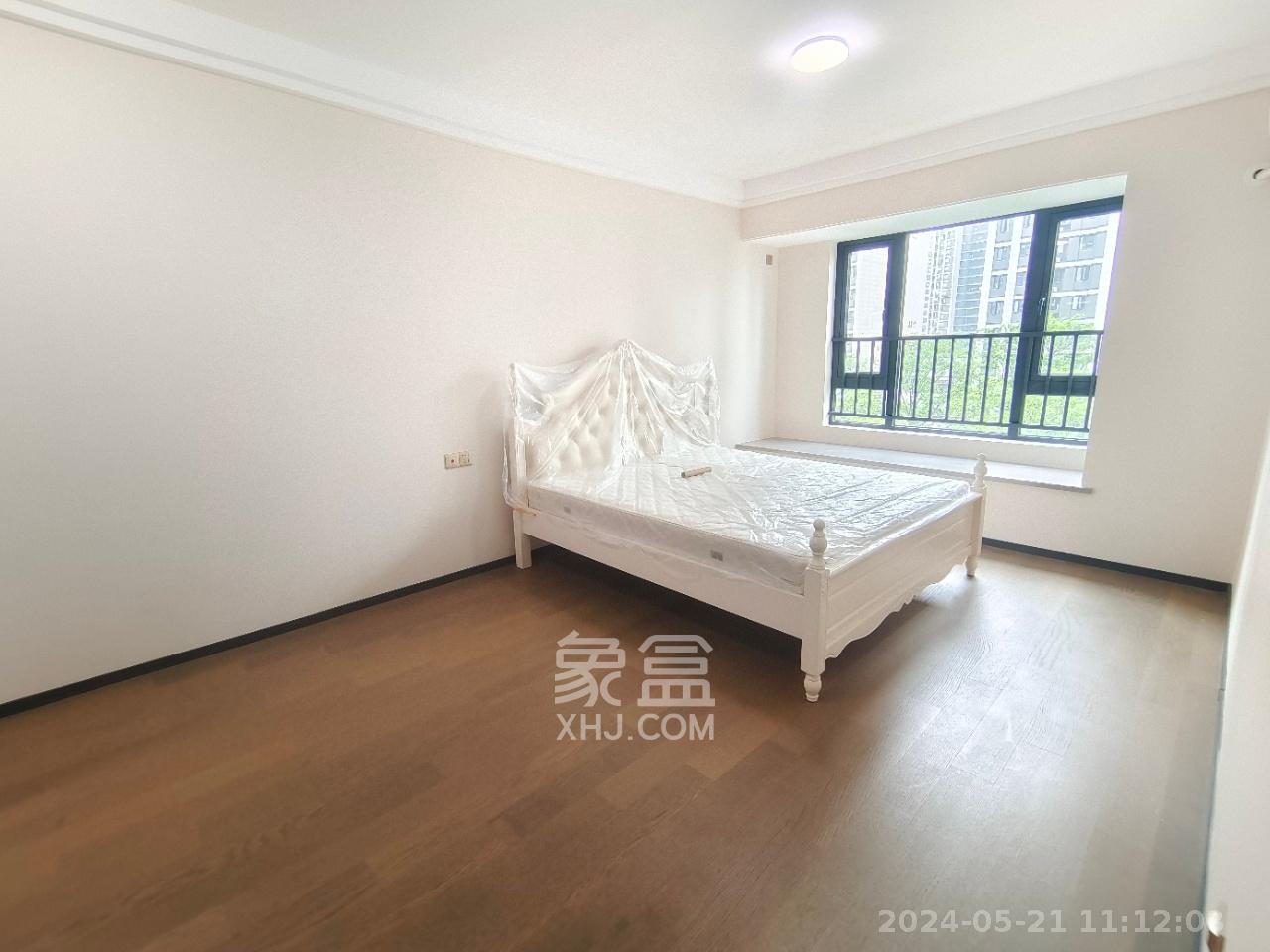 中海阅麓山二期  3室2厅2卫   4000.00元/月室内图
