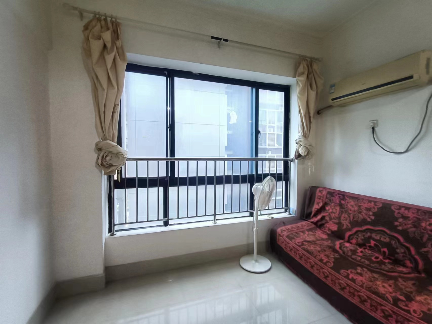 慈善大厦  1室1厅1卫    19.0万 慈善大厦  1室1厅1卫    19.0万室内图