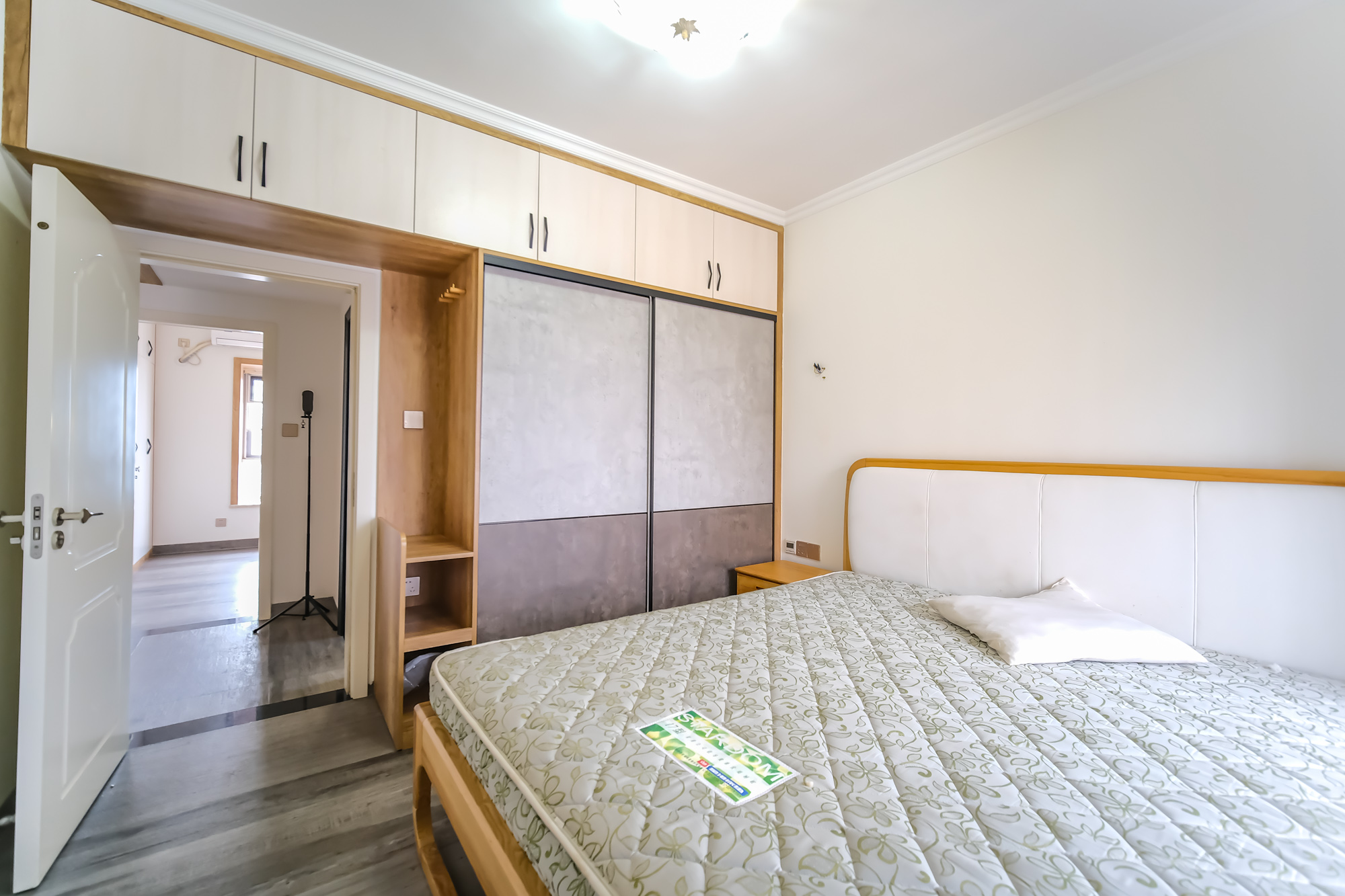 荣盛花语城  3室2厅1卫   76.00万卧室