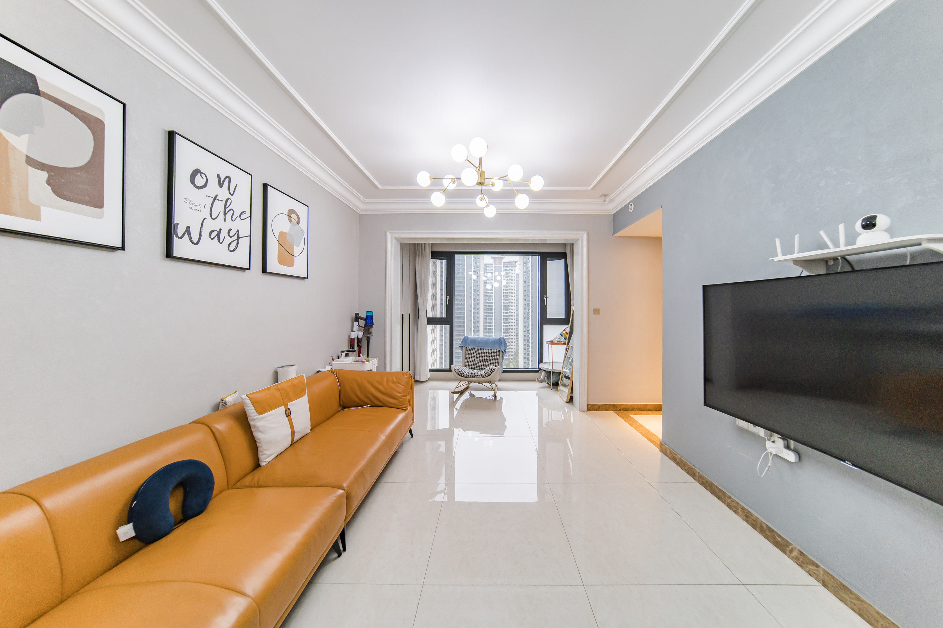 恒大文化旅游城A区  3室2厅1卫    125.0万客厅