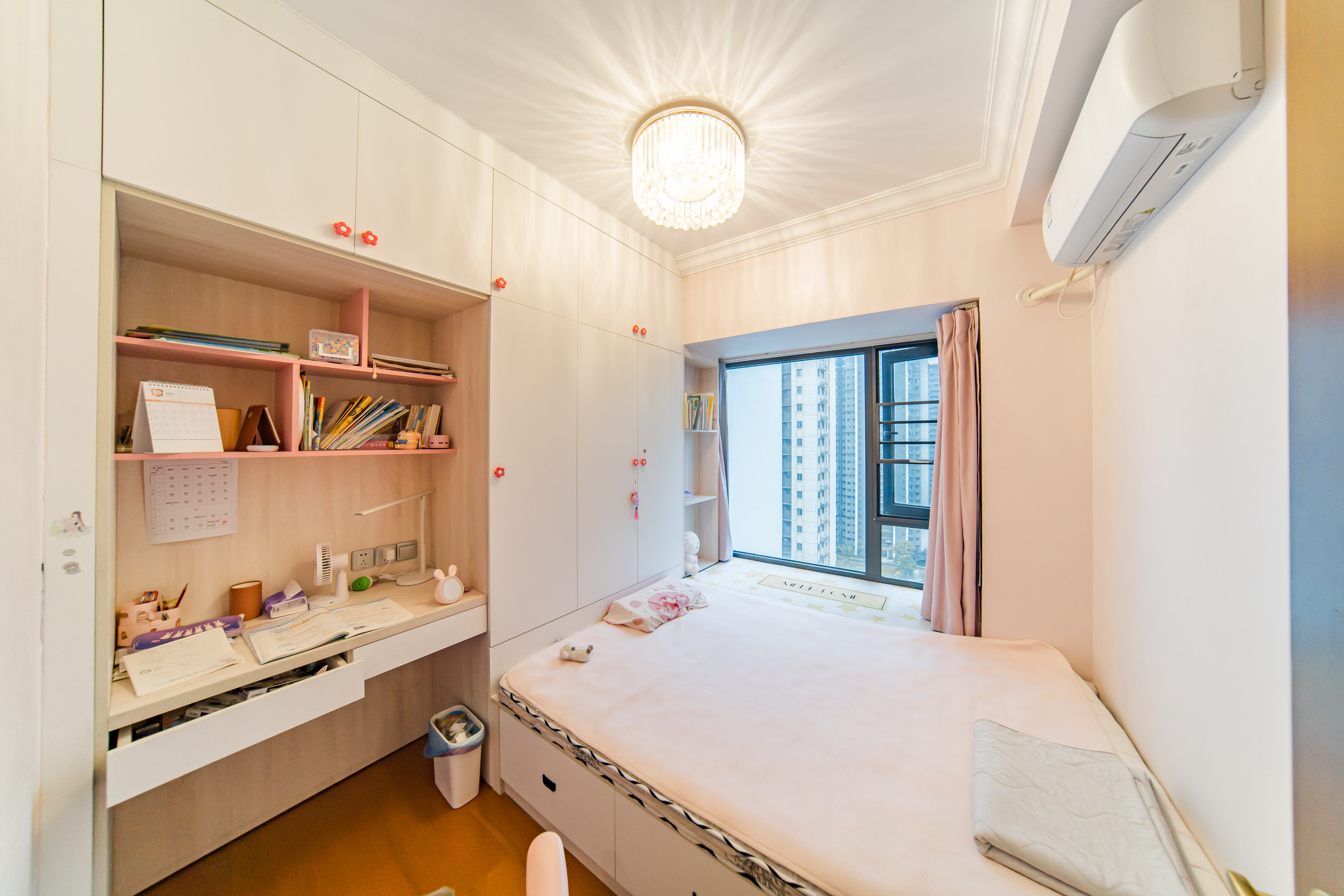 恒大文化旅游城A区  3室2厅1卫    125.0万卧室