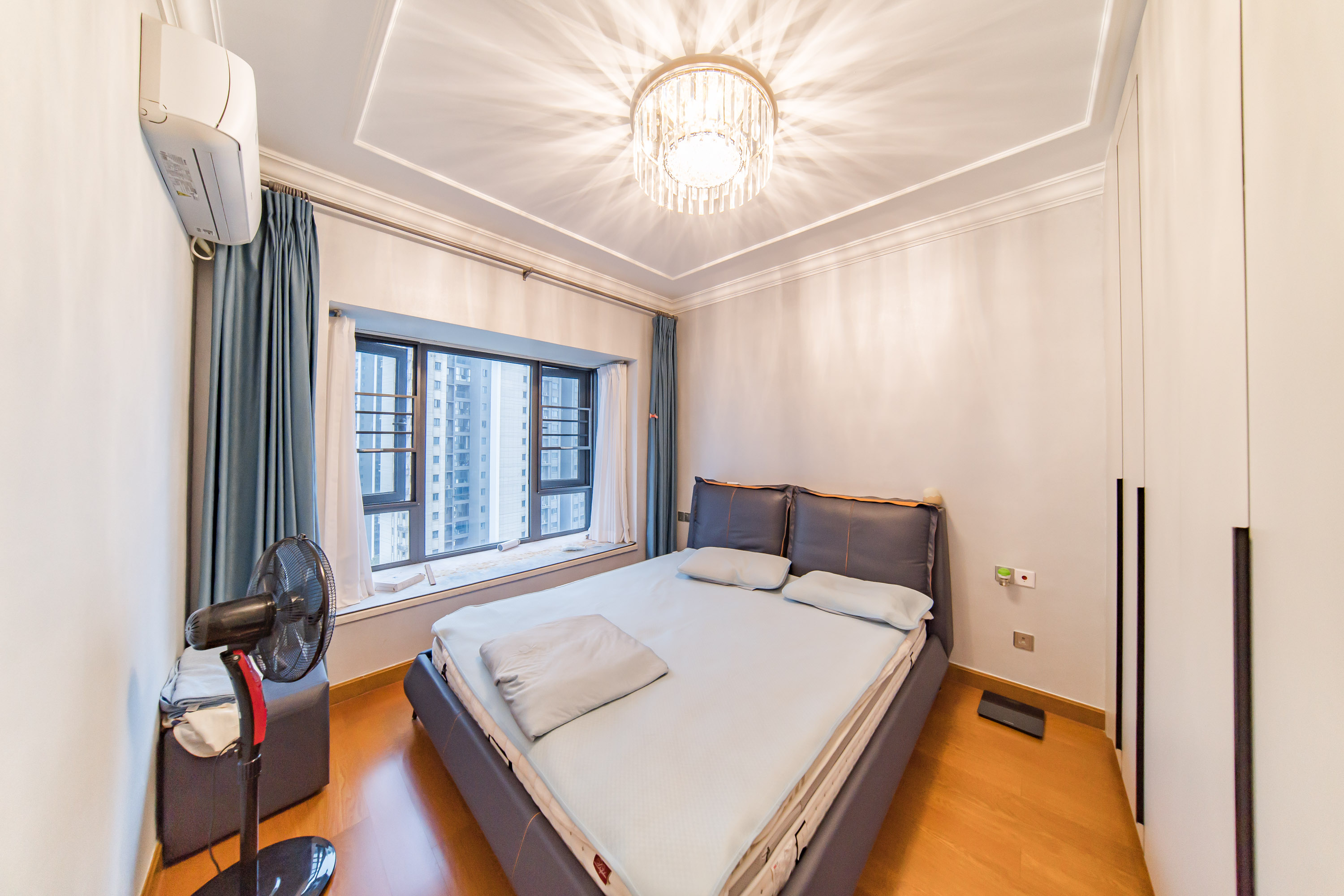 恒大文化旅游城A区  3室2厅1卫    125.0万卧室