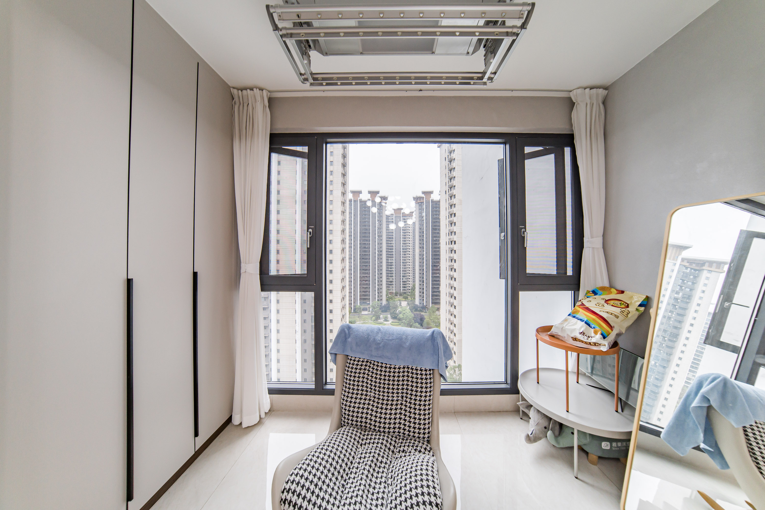 恒大文化旅游城A区  3室2厅1卫    125.0万阳台