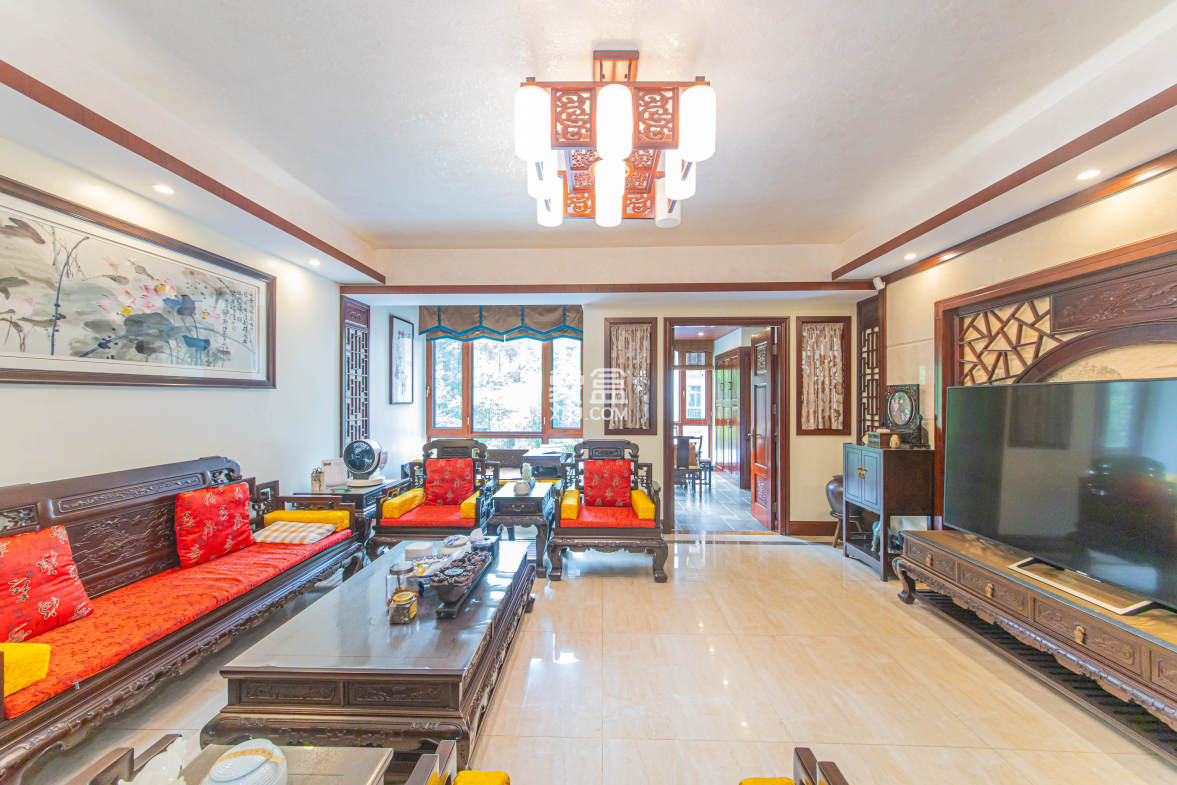 中建芙蓉和苑  4室2厅2卫    364.0万 中建芙蓉和苑  4室2厅2卫    364.0万客厅