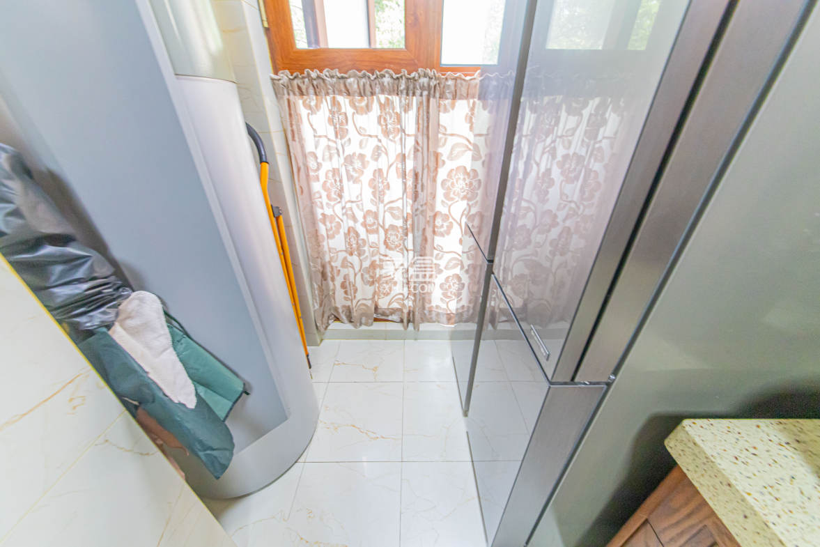 中建芙蓉和苑  4室2厅2卫    364.0万 中建芙蓉和苑  4室2厅2卫    364.0万厨房