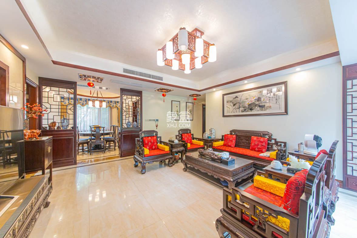 中建芙蓉和苑  4室2厅2卫    364.0万 中建芙蓉和苑  4室2厅2卫    364.0万客厅