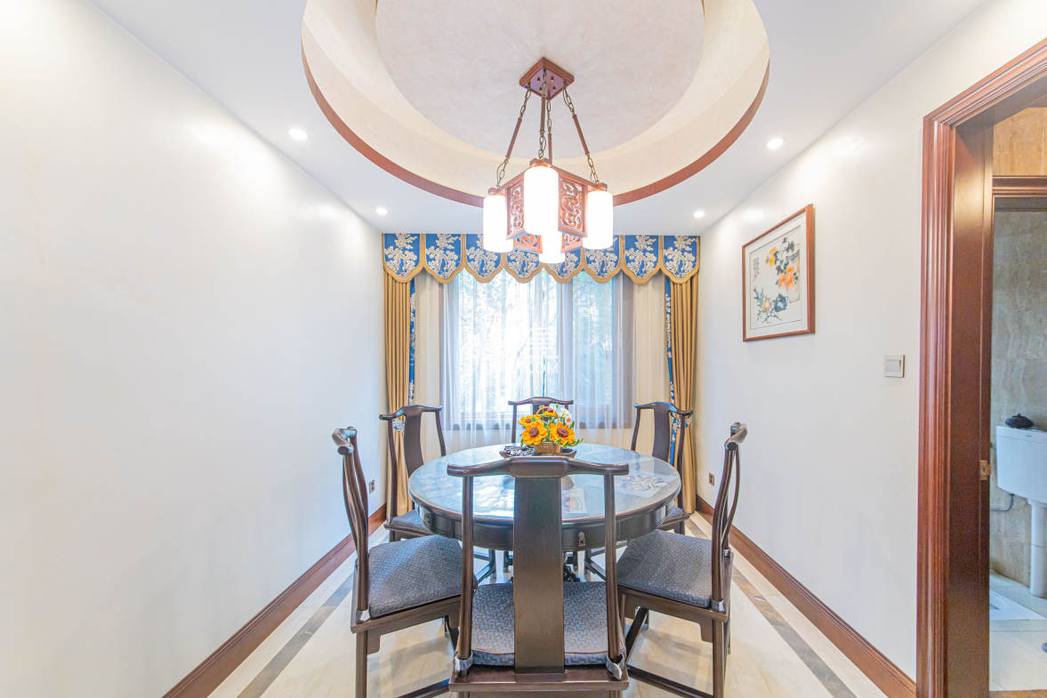 中建芙蓉和苑  4室2厅2卫    364.0万 中建芙蓉和苑  4室2厅2卫    364.0万客厅