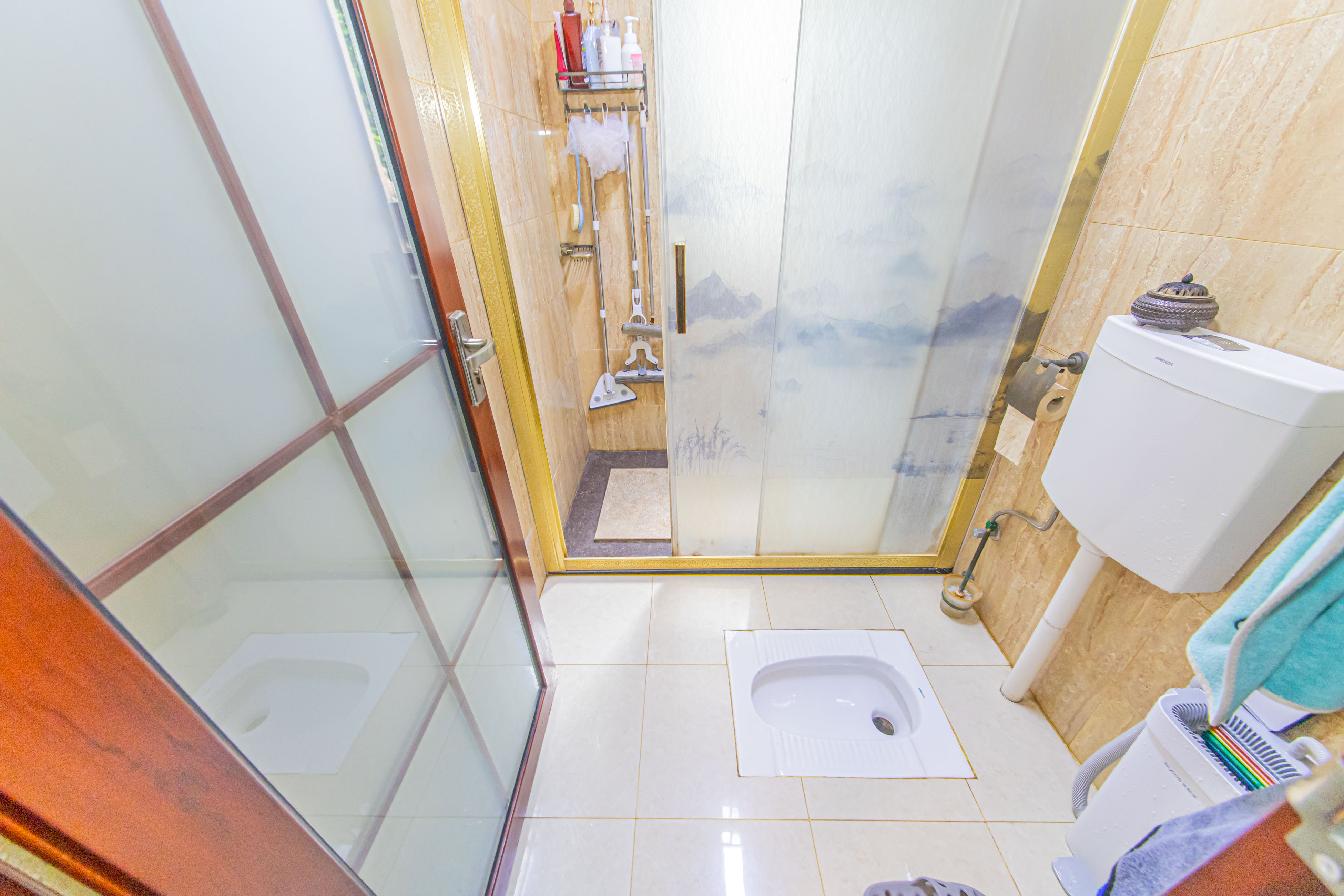 中建芙蓉和苑  4室2厅2卫    364.0万 中建芙蓉和苑  4室2厅2卫    364.0万卫生间