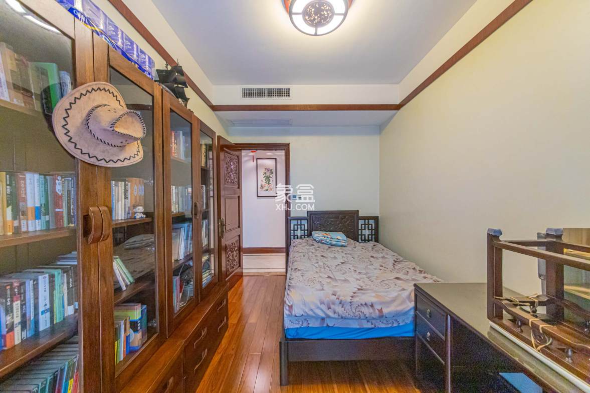 中建芙蓉和苑  4室2厅2卫    364.0万 中建芙蓉和苑  4室2厅2卫    364.0万卧室