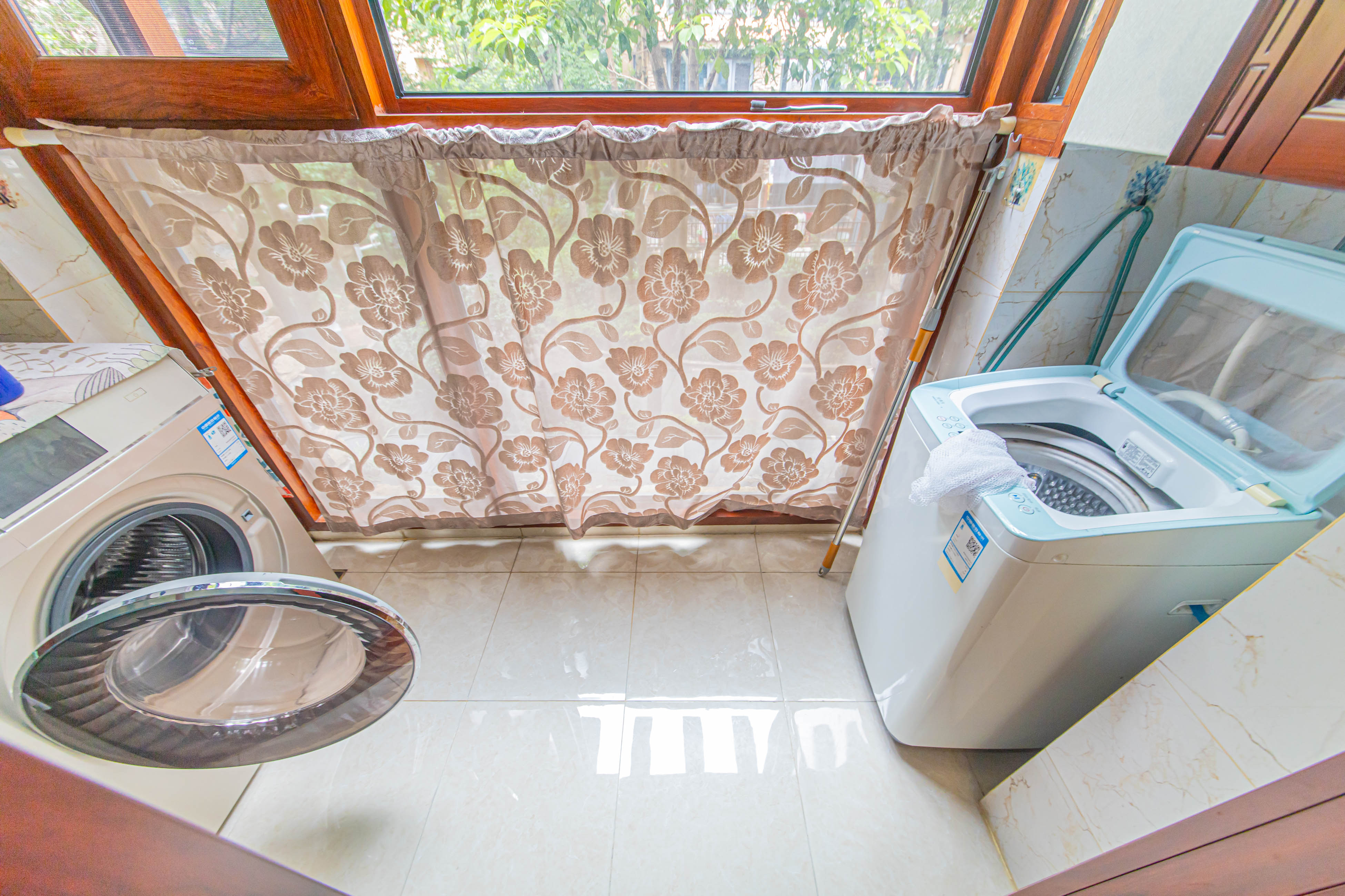 中建芙蓉和苑  4室2厅2卫    364.0万 中建芙蓉和苑  4室2厅2卫    364.0万阳台