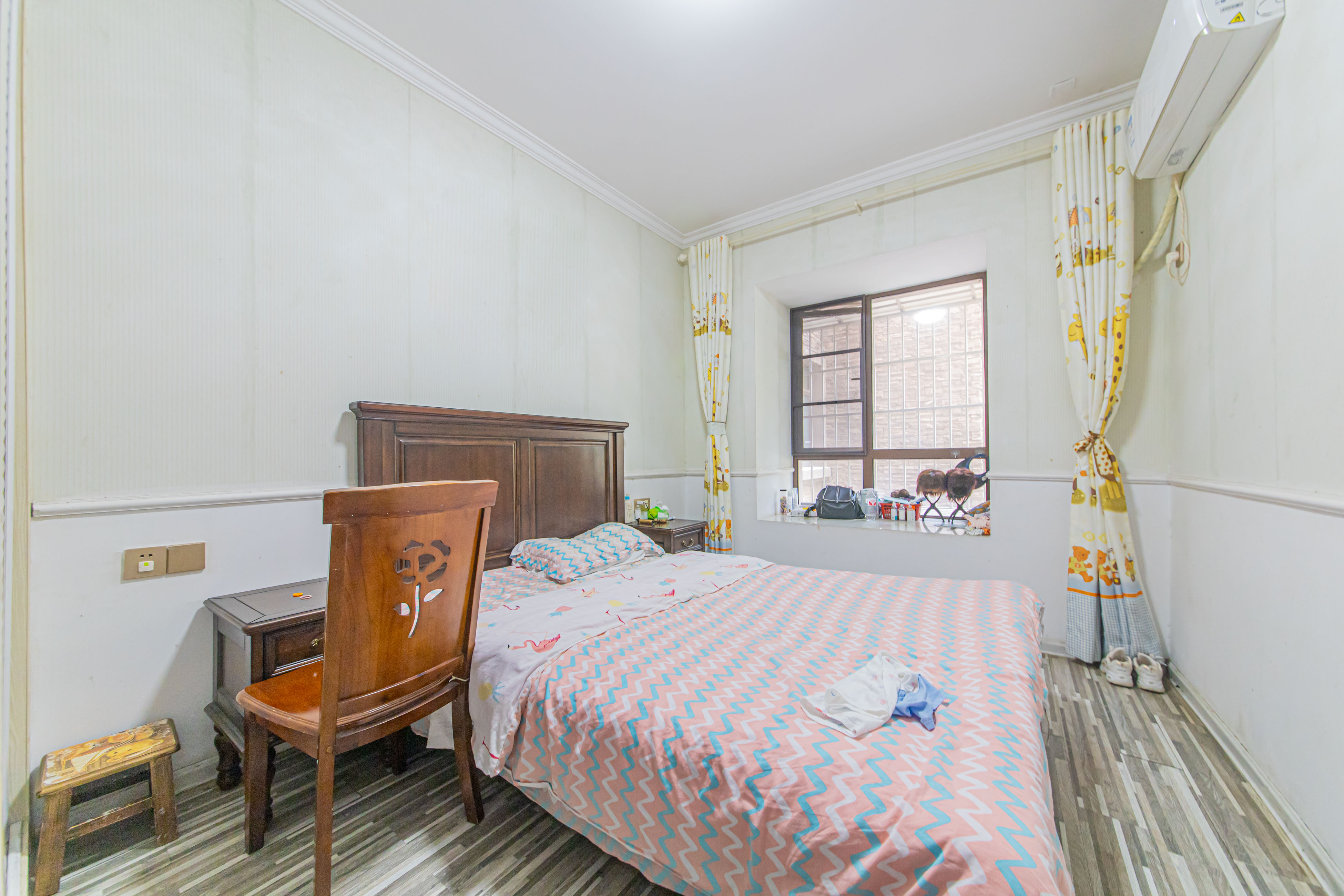 金房奥斯卡  4室2厅1卫    90.0万 金房奥斯卡  4室2厅1卫    90.0万卧室