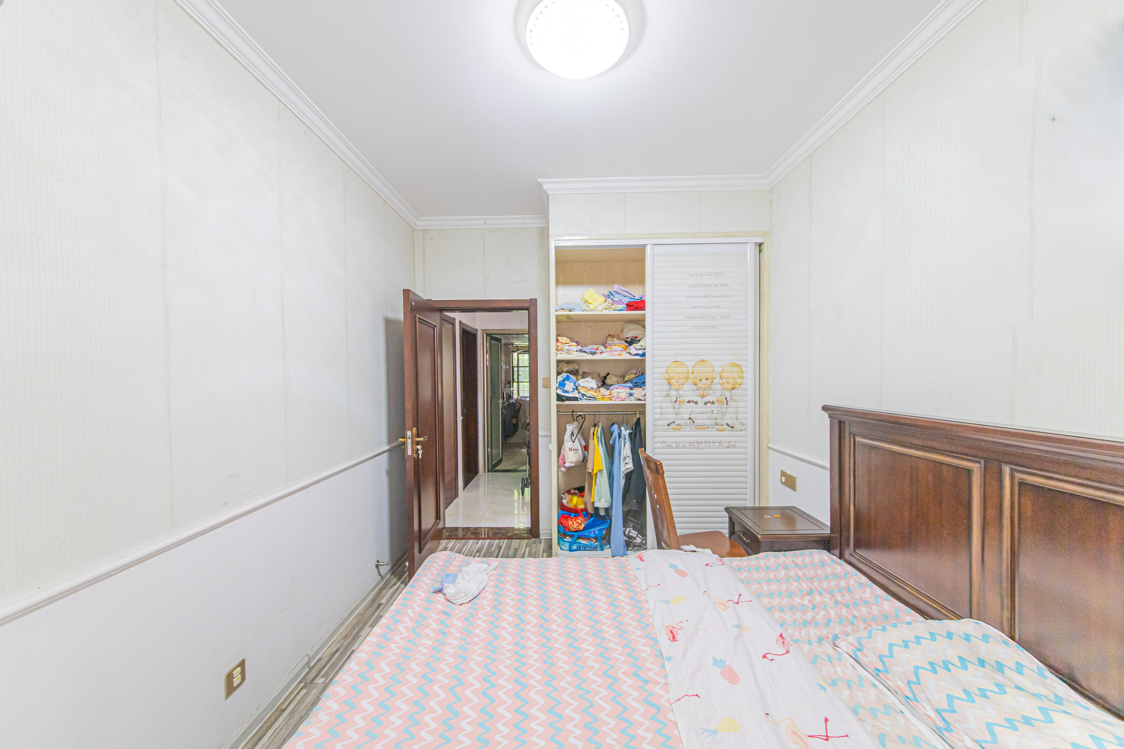 金房奥斯卡  4室2厅1卫    90.0万 金房奥斯卡  4室2厅1卫    90.0万卧室