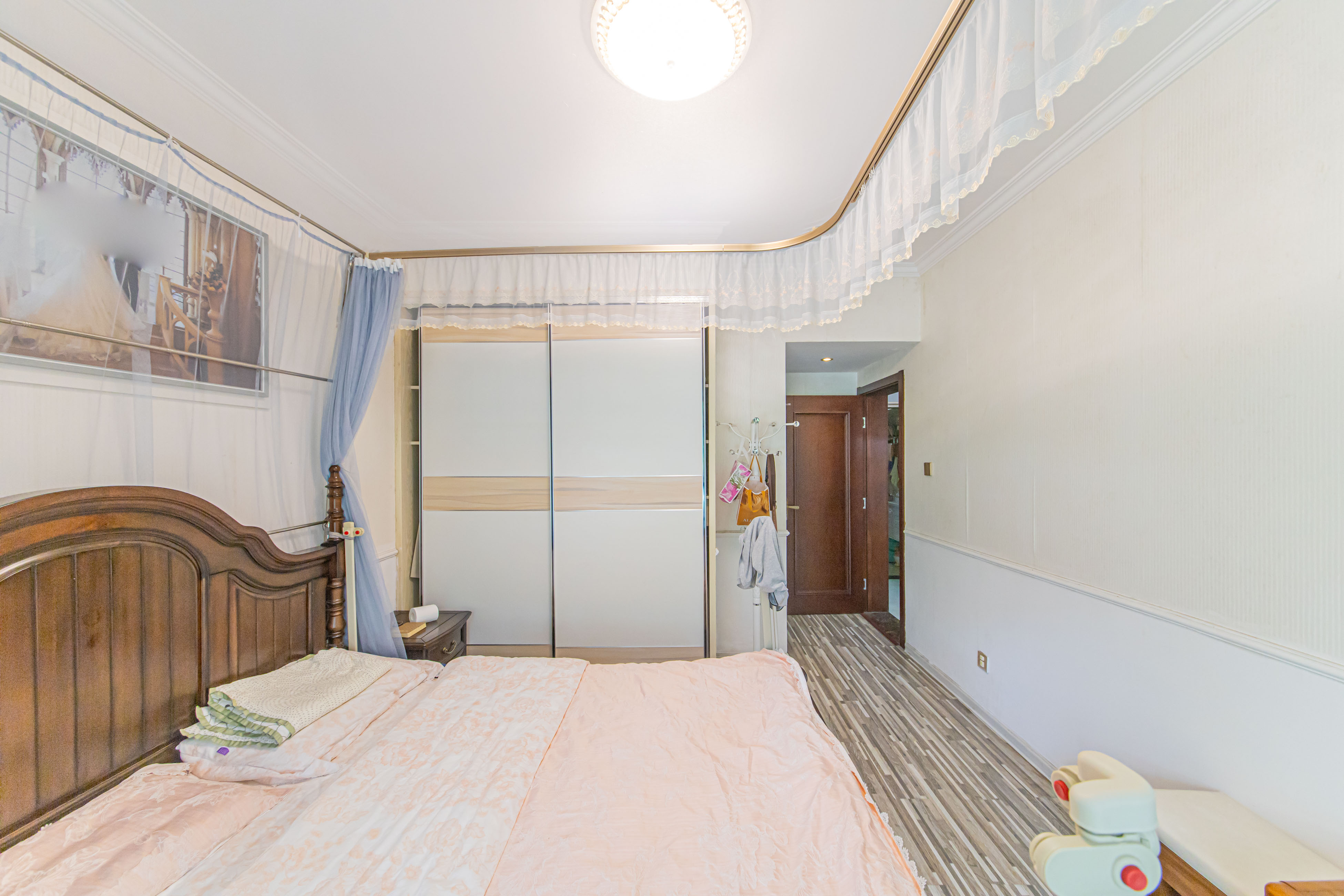 金房奥斯卡  4室2厅1卫    90.0万 金房奥斯卡  4室2厅1卫    90.0万卧室