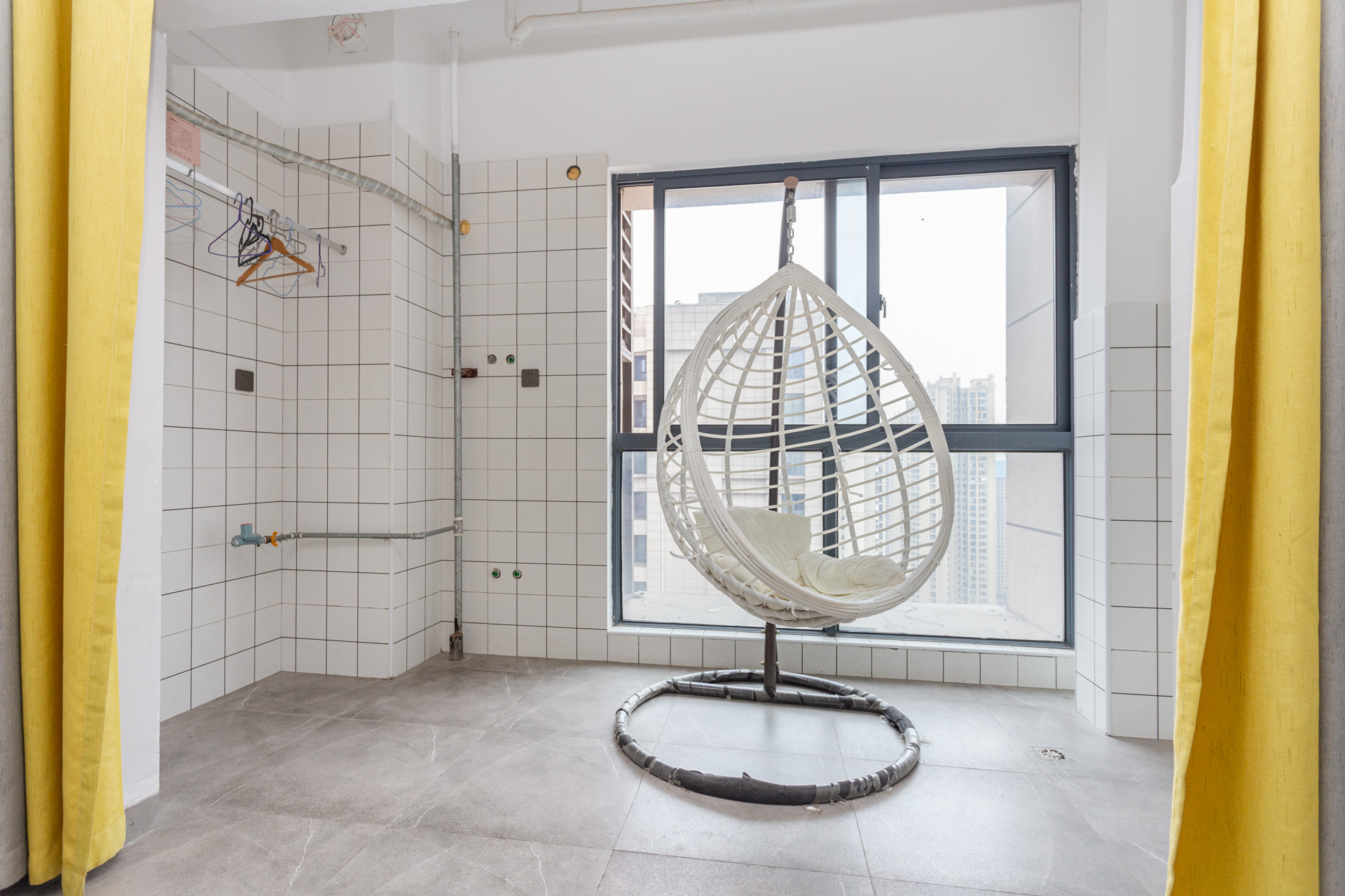 明发国际城  1室1厅1卫    28.0万 明发国际城  1室1厅1卫    28.0万阳台