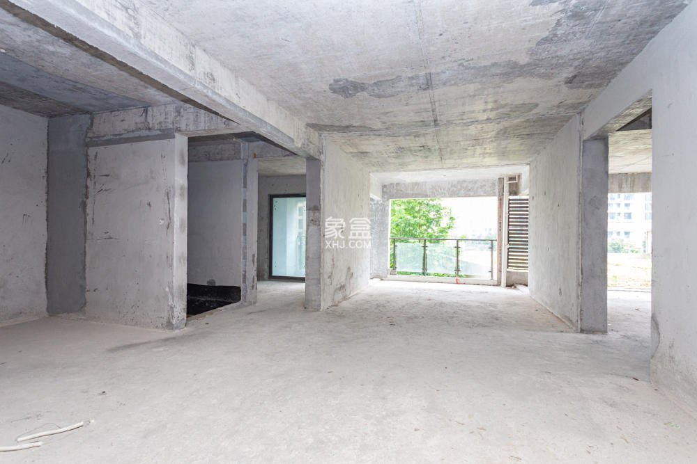 润和湘江天地AB区  4室2厅3卫    158.0万