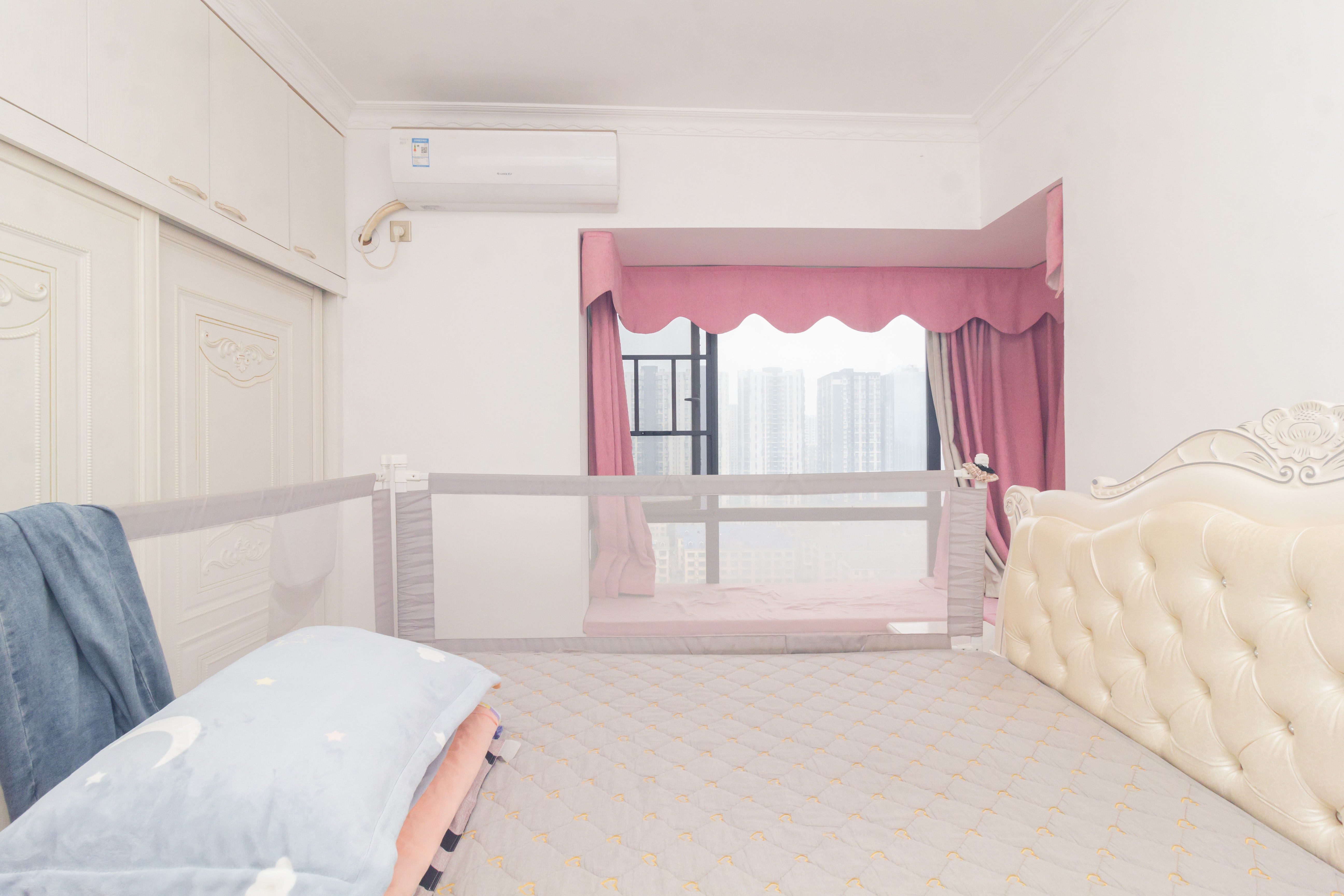 中国铁建国际城一期  3室2厅1卫    51.8万 中国铁建国际城一期  3室2厅1卫    51.8万卧室