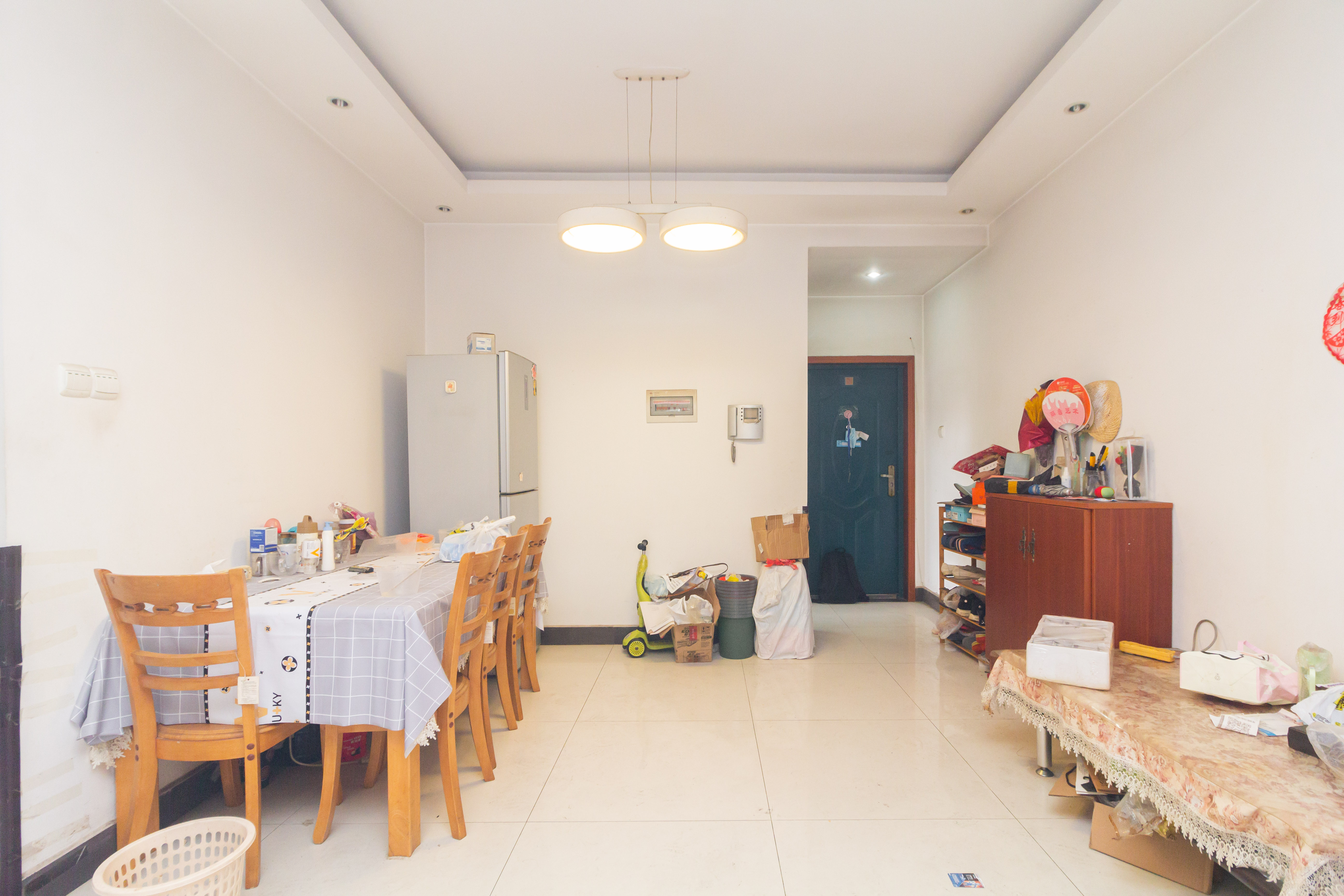 圣力华苑  2室2厅2卫   48.00万客厅