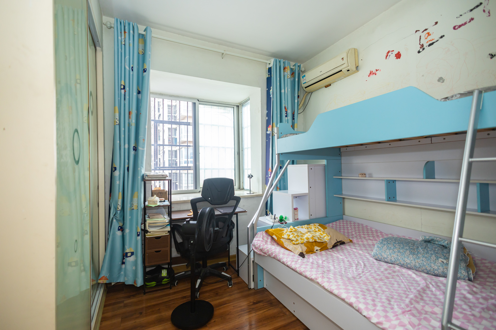 湘绣城  3室2厅1卫    49.9万 湘绣城  3室2厅1卫    49.9万卧室