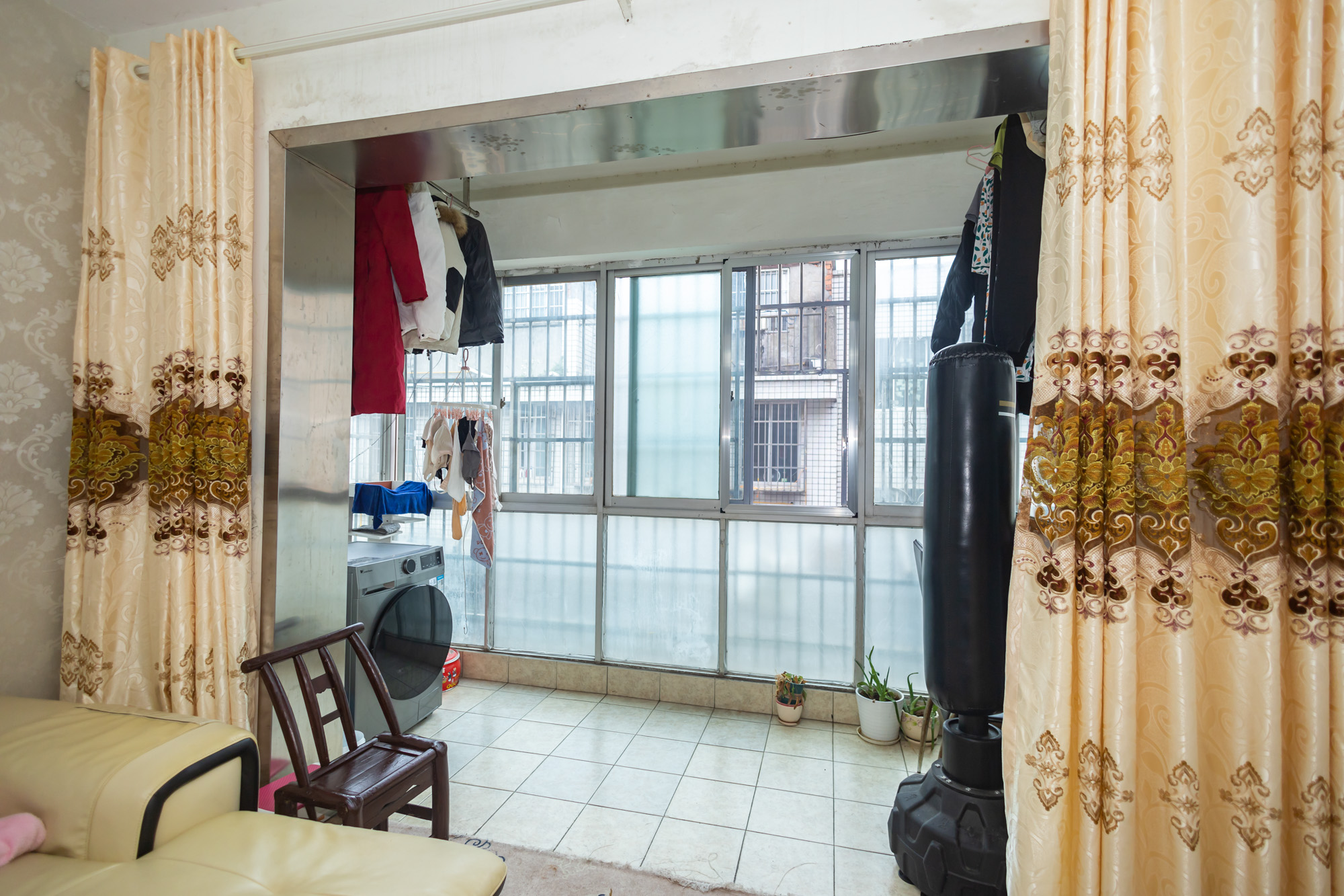 湘绣城  3室2厅1卫    49.9万 湘绣城  3室2厅1卫    49.9万阳台