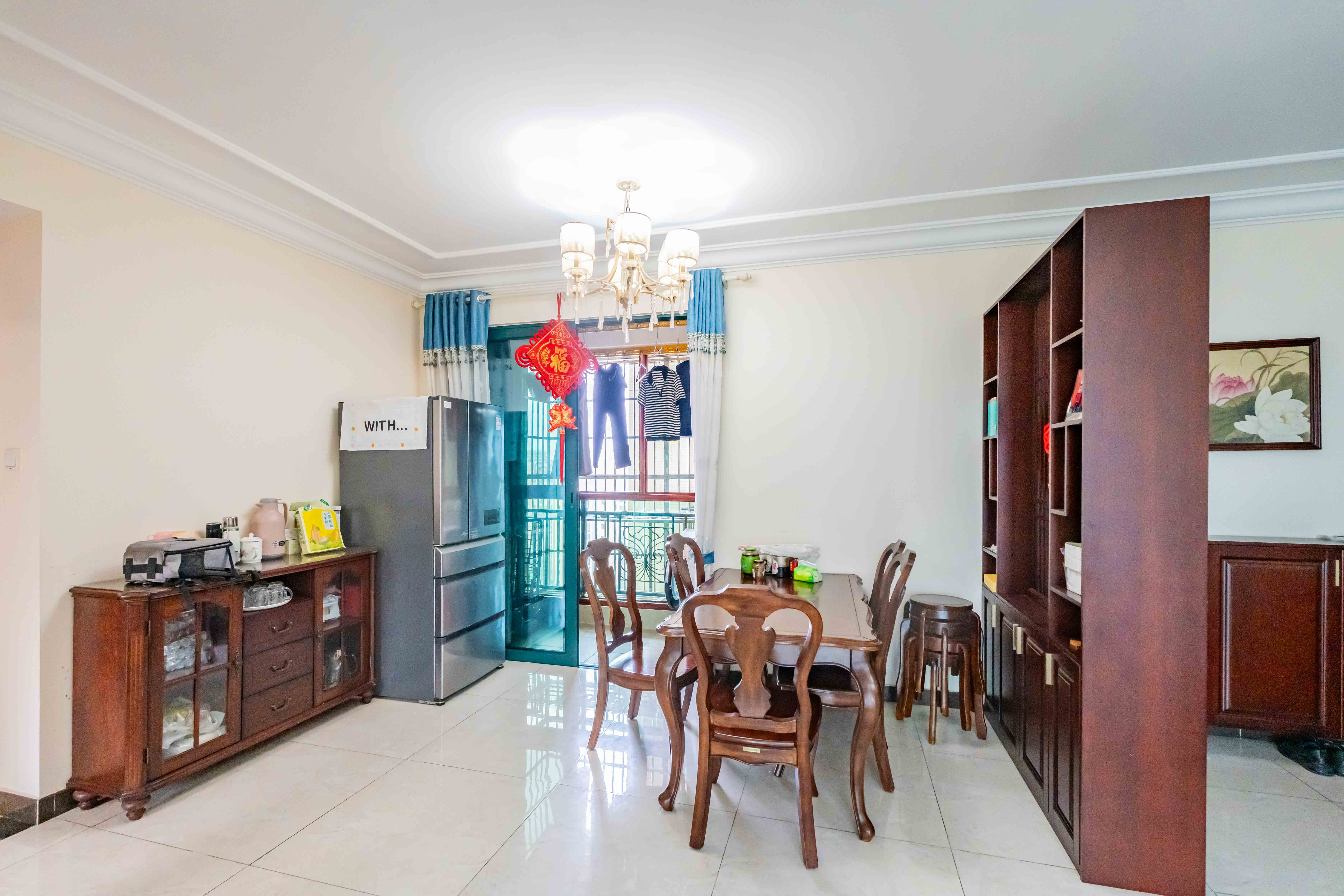 恒大雅苑  3室2厅2卫    135.0万 恒大雅苑  3室2厅2卫    135.0万客厅