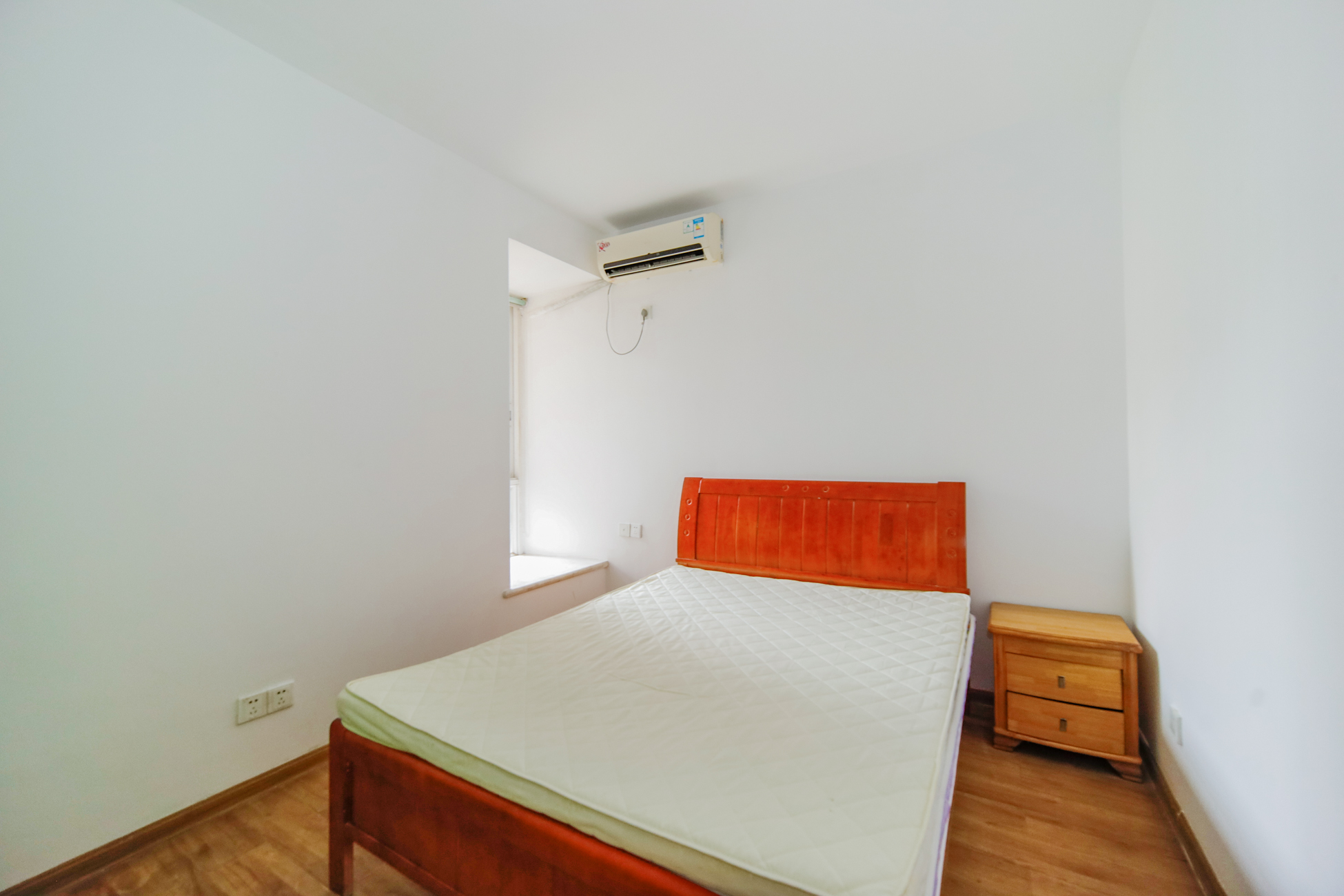 山水庭院 3室2厅2卫 58.0万 山水庭院 3室2厅2卫 58.0万卧室