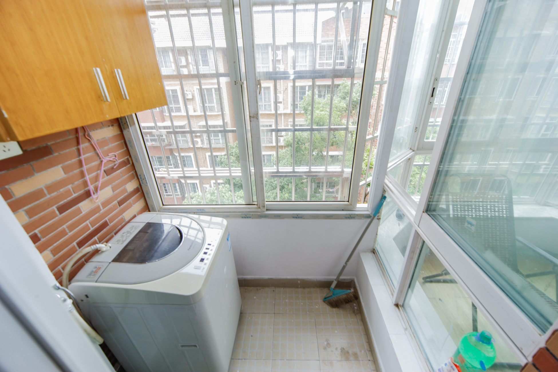 山水庭院 3室2厅2卫 58.0万 山水庭院 3室2厅2卫 58.0万阳台