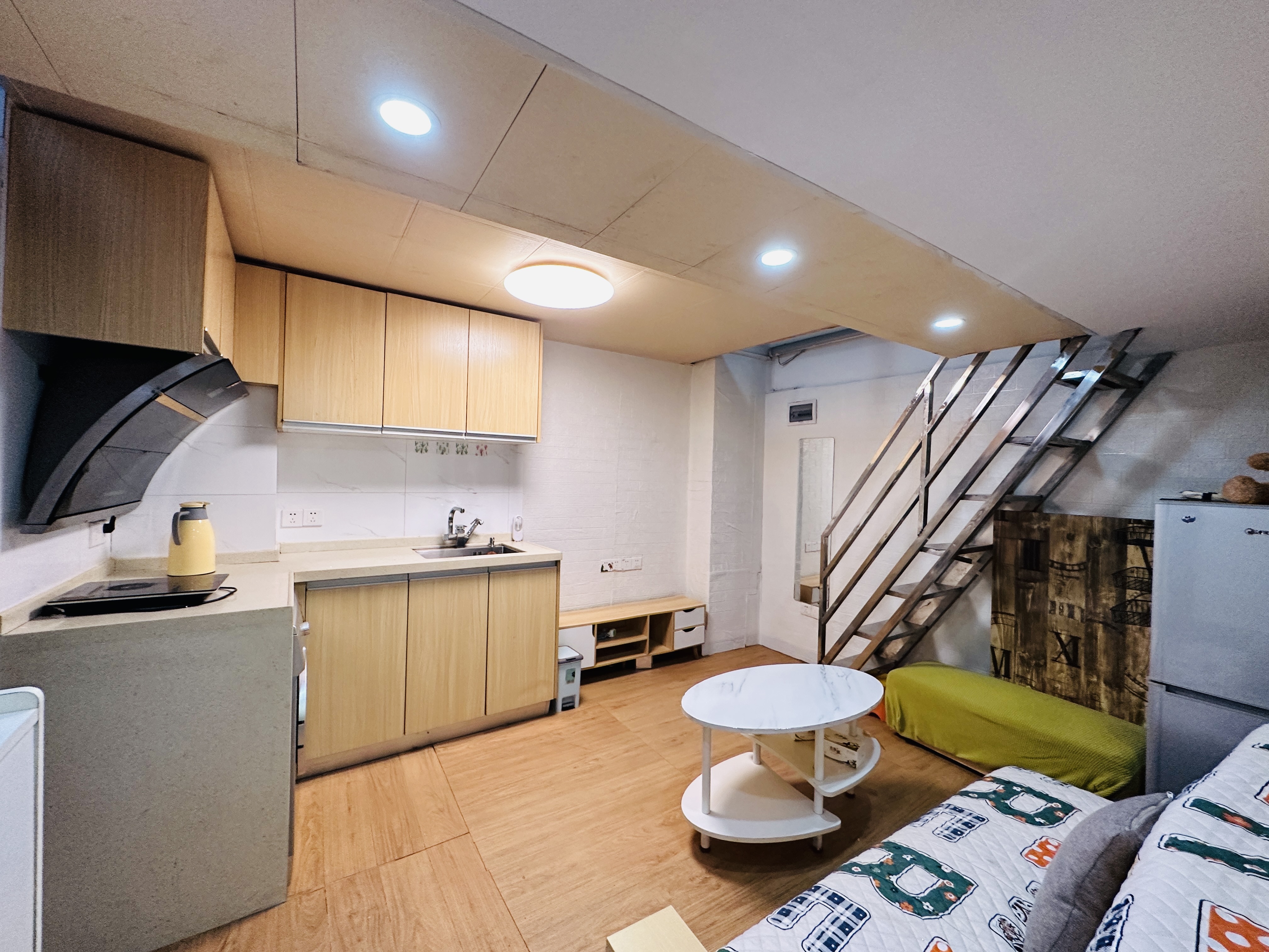 宝迪花苑 1室1厅1卫 45.8万 宝迪花苑 1室1厅1卫 45.8万客厅