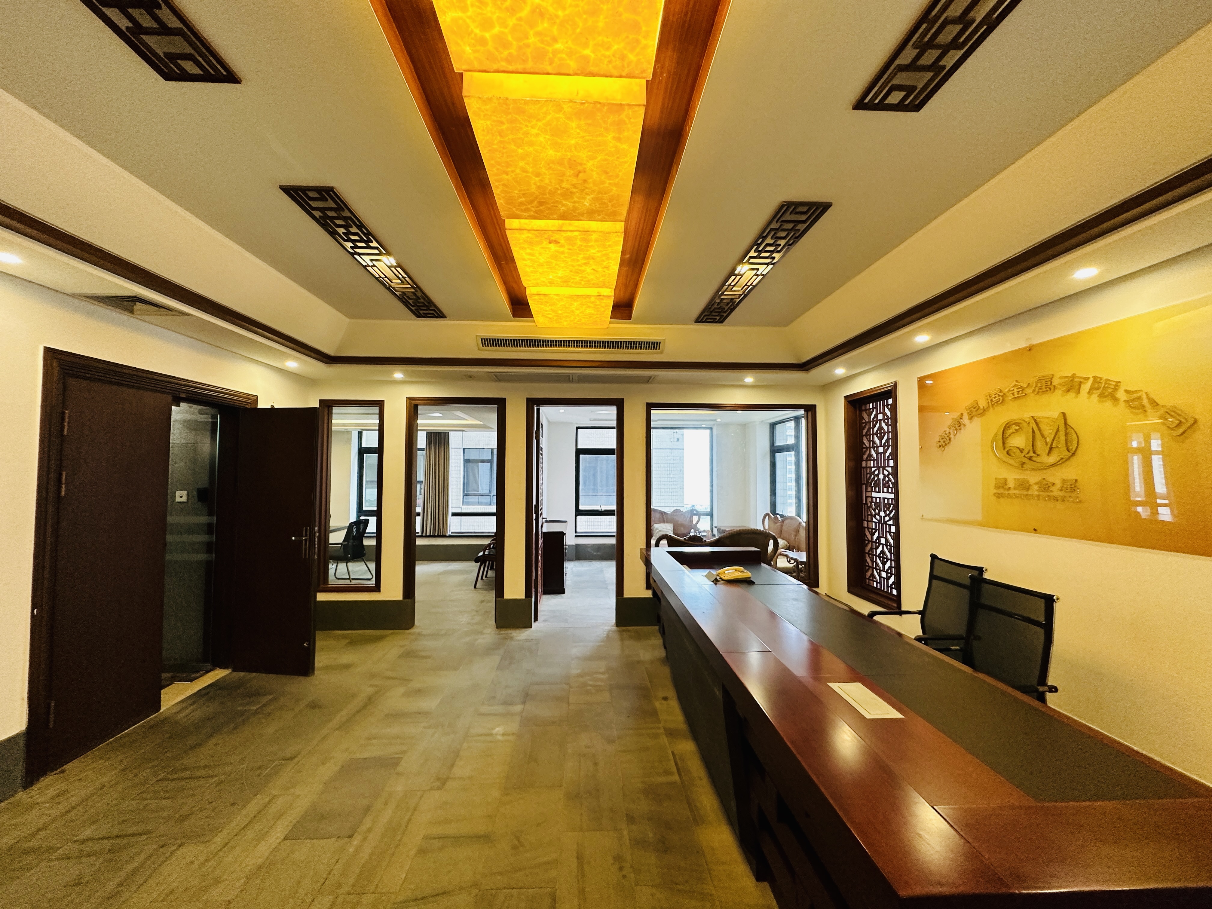 紫荆信息公寓 8室3厅1卫 705.0万 紫荆信息公寓 8室3厅1卫 705.0万客厅