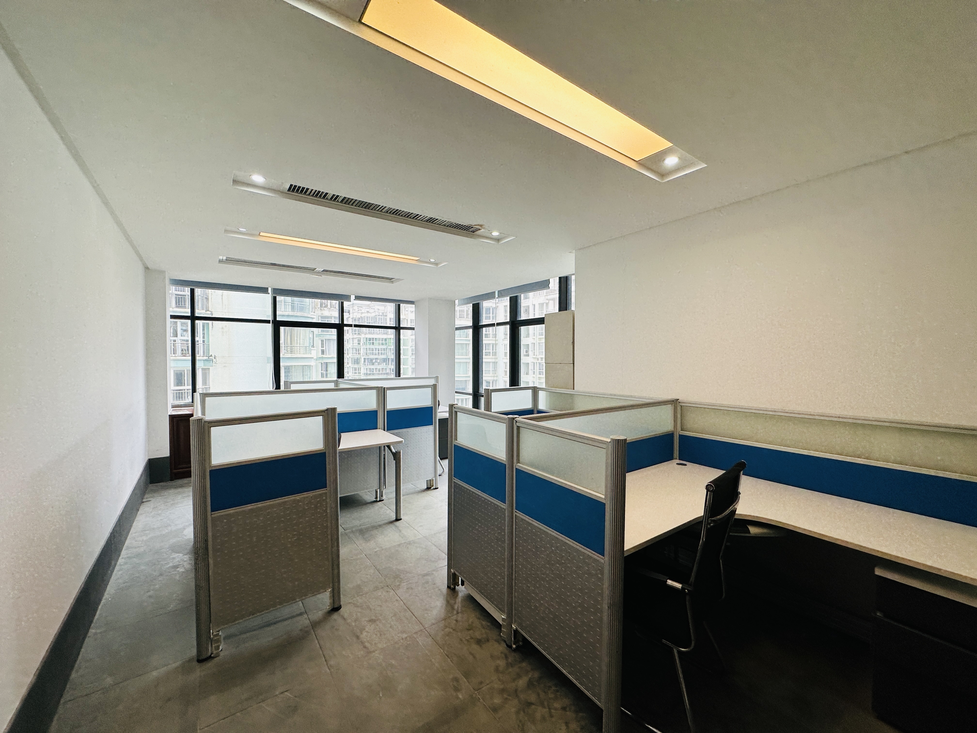 紫荆信息公寓 8室3厅1卫 705.0万 紫荆信息公寓 8室3厅1卫 705.0万卧室