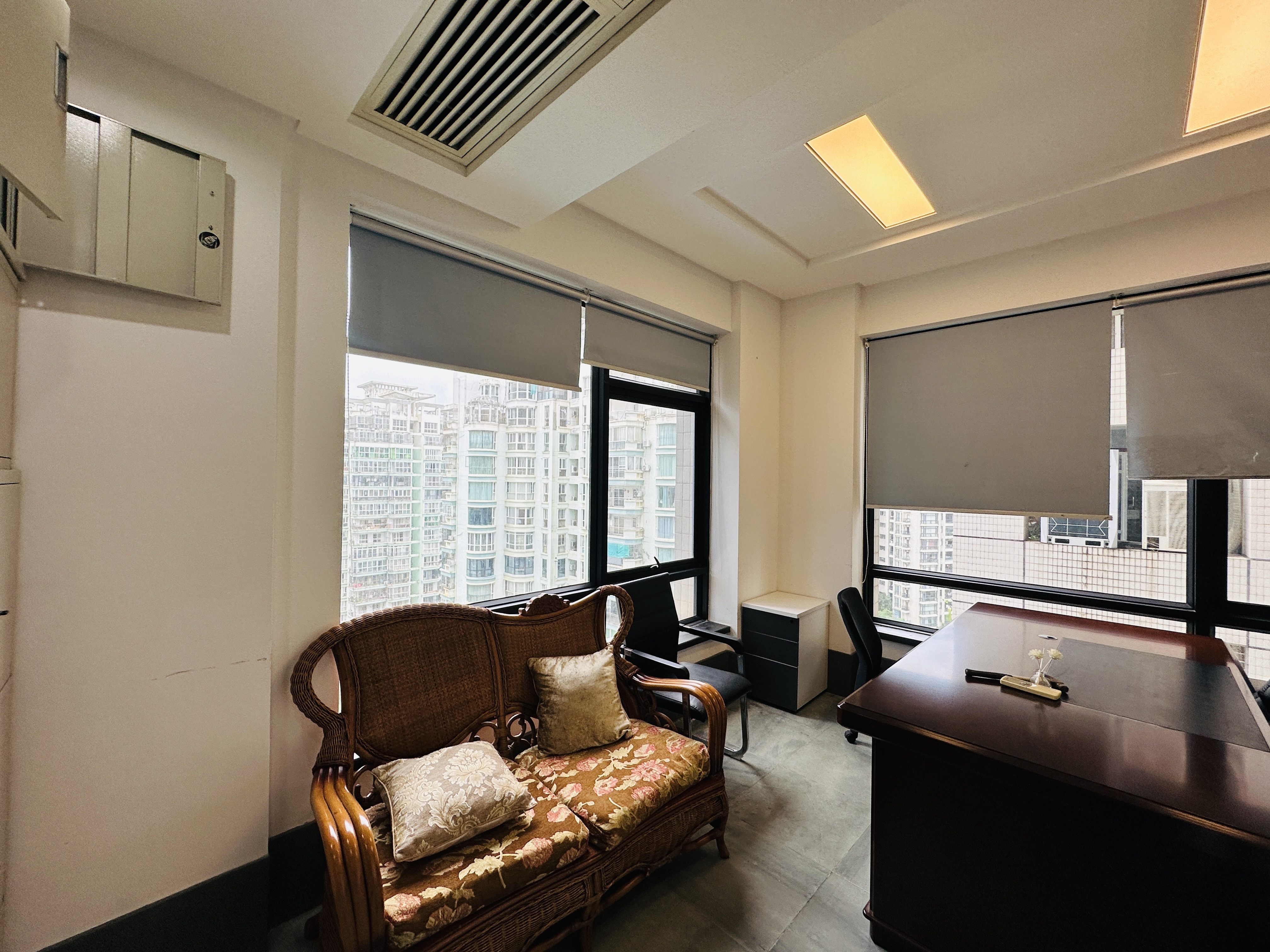 紫荆信息公寓 8室3厅1卫 705.0万 紫荆信息公寓 8室3厅1卫 705.0万卧室