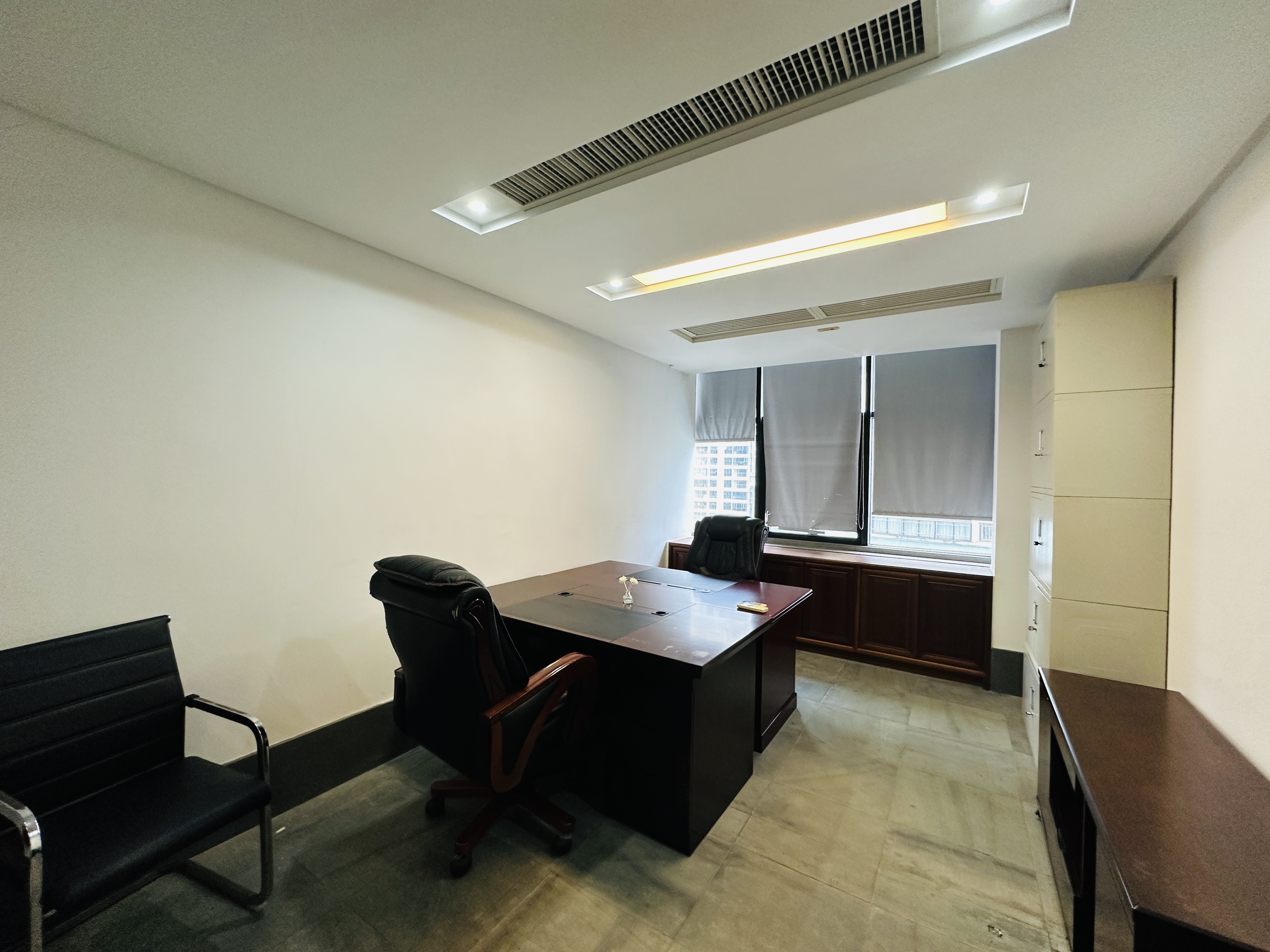 紫荆信息公寓 8室3厅1卫 705.0万 紫荆信息公寓 8室3厅1卫 705.0万卧室