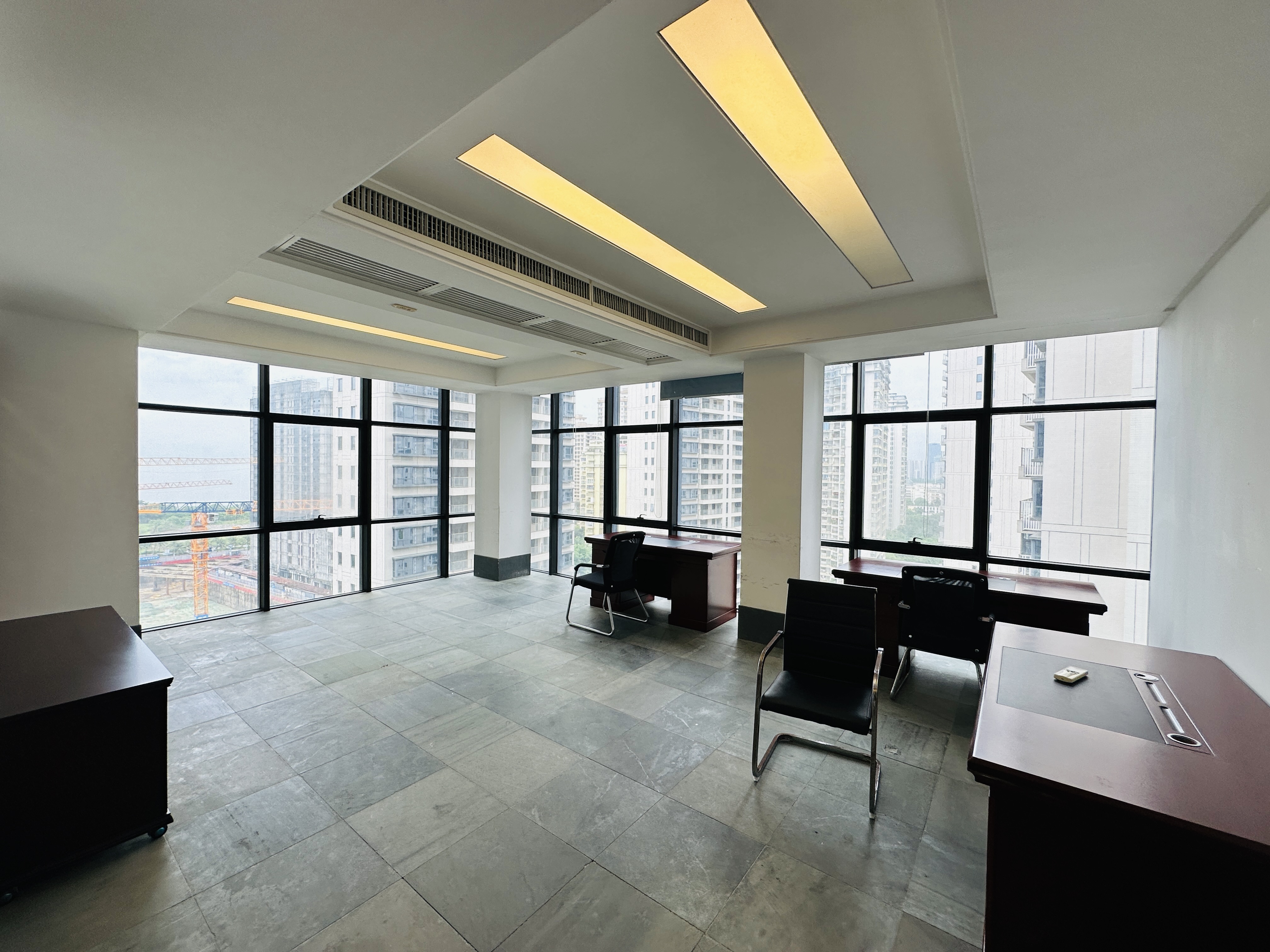 紫荆信息公寓 8室3厅1卫 705.0万 紫荆信息公寓 8室3厅1卫 705.0万卧室