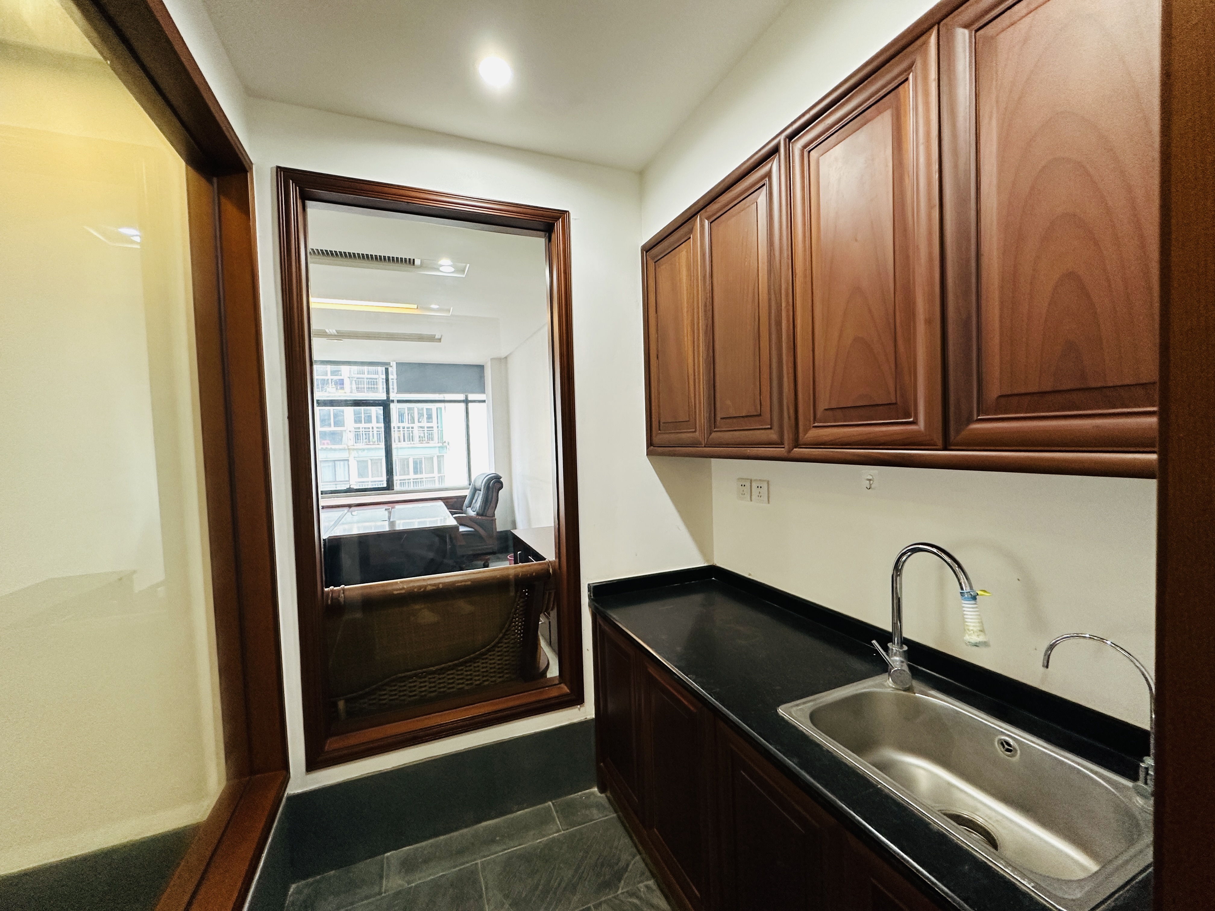 紫荆信息公寓 8室3厅1卫 705.0万 紫荆信息公寓 8室3厅1卫 705.0万其他