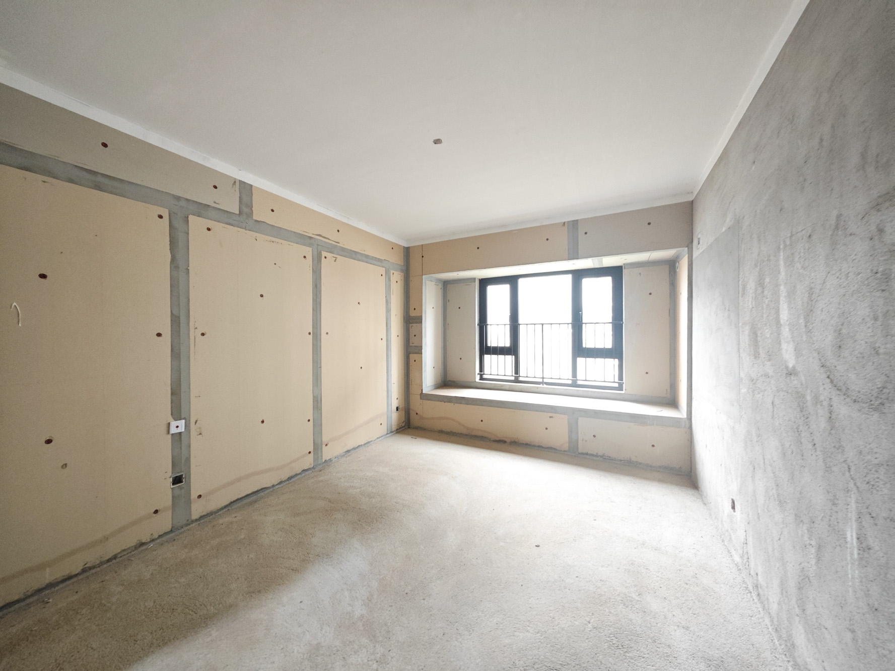 远洋红星天铂一期  4室2厅2卫    129.0万 远洋红星天铂一期  4室2厅2卫    129.0万阳台