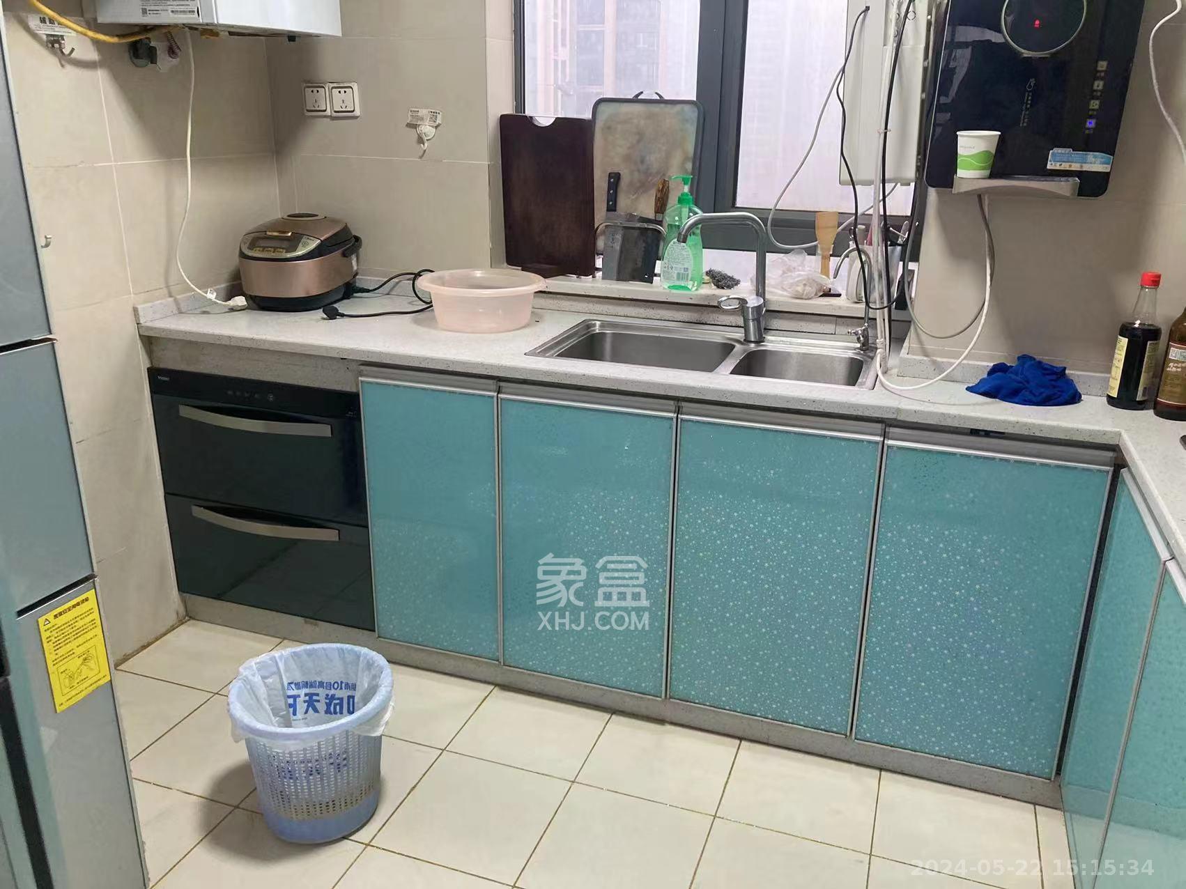 卓越蔚蓝海岸二期  3室2厅2卫   3200.00元/月室内图