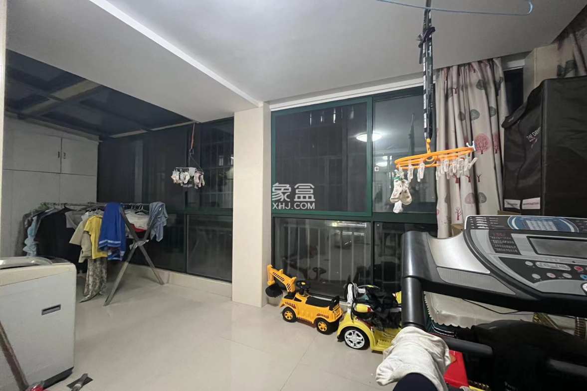 尚格名城东岸花园  3室2厅2卫    52.8万 尚格名城东岸花园  3室2厅2卫    52.8万室内图