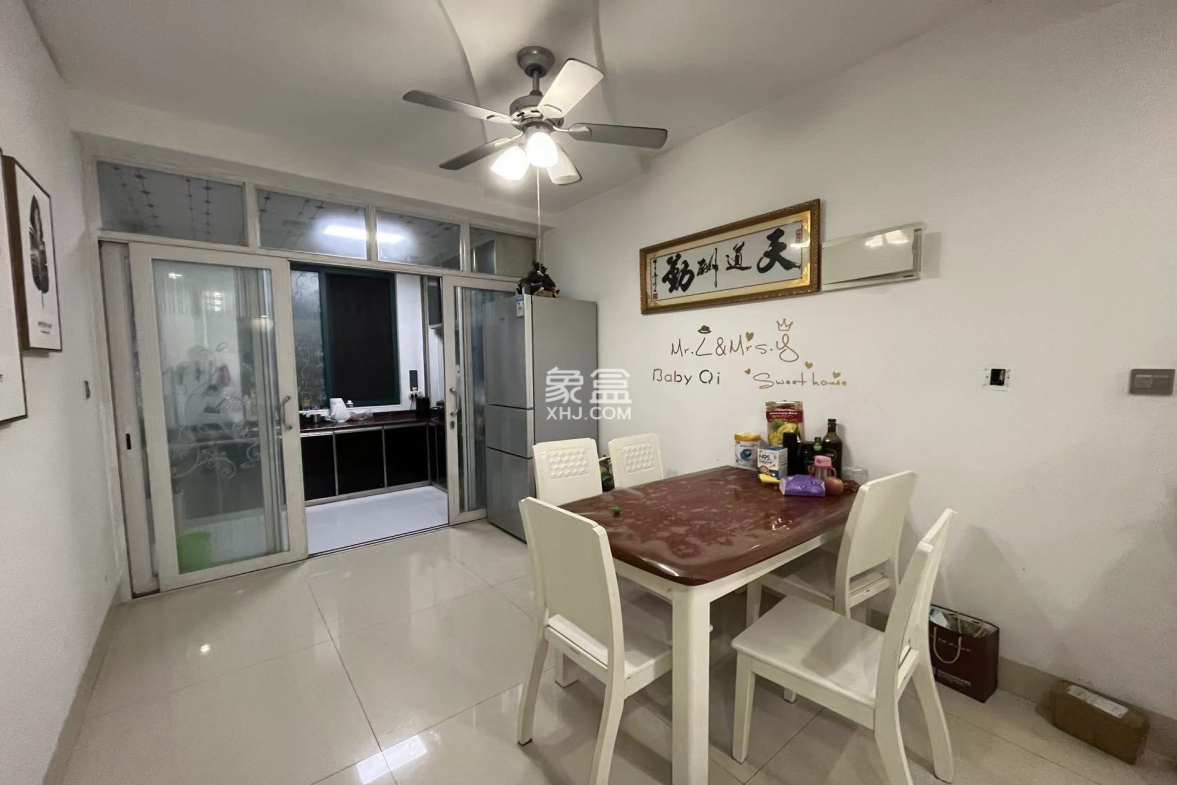 尚格名城东岸花园  3室2厅2卫    52.8万 尚格名城东岸花园  3室2厅2卫    52.8万室内图