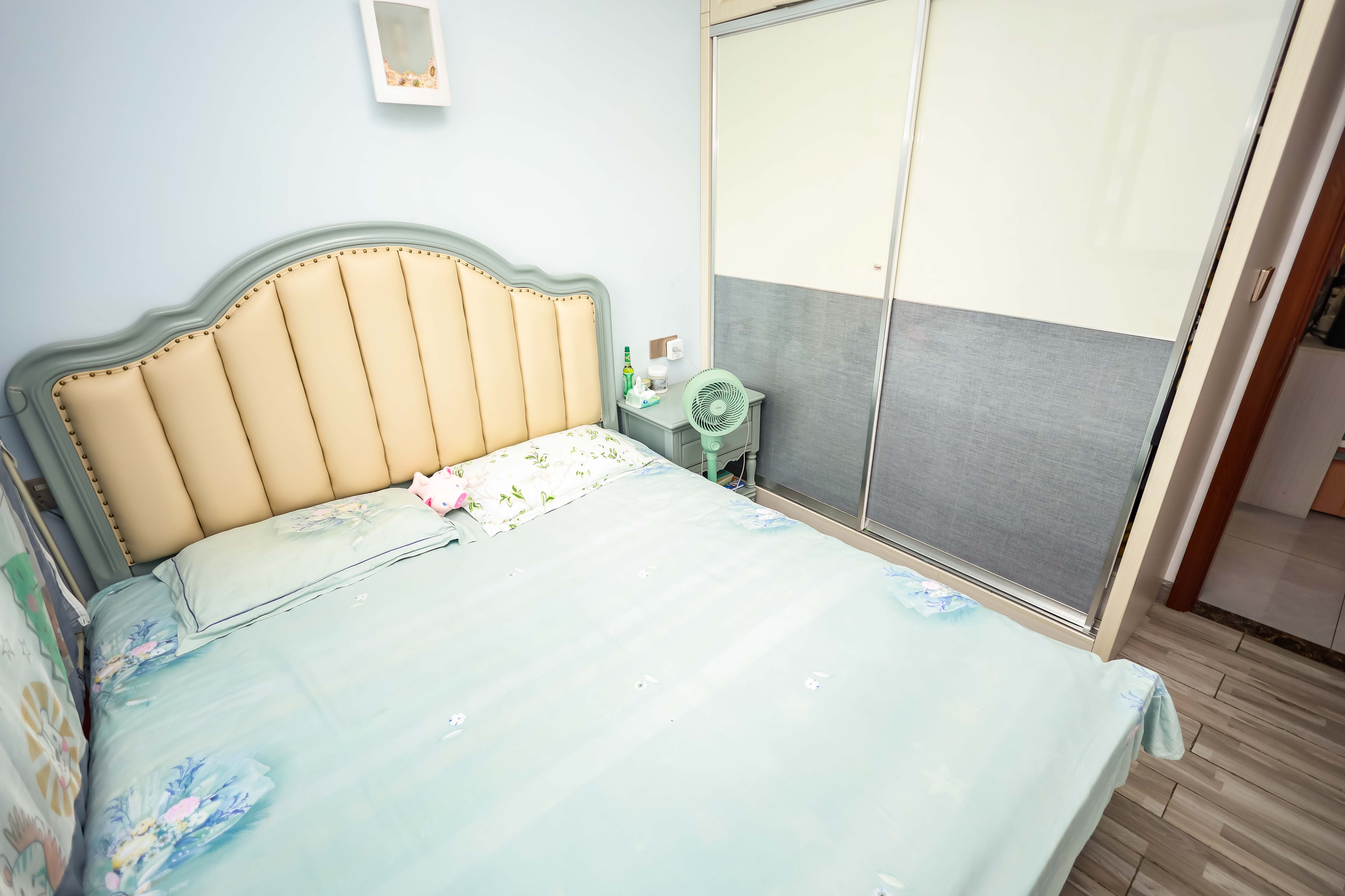 盛景谷山里  2室2厅1卫   73.80万卧室
