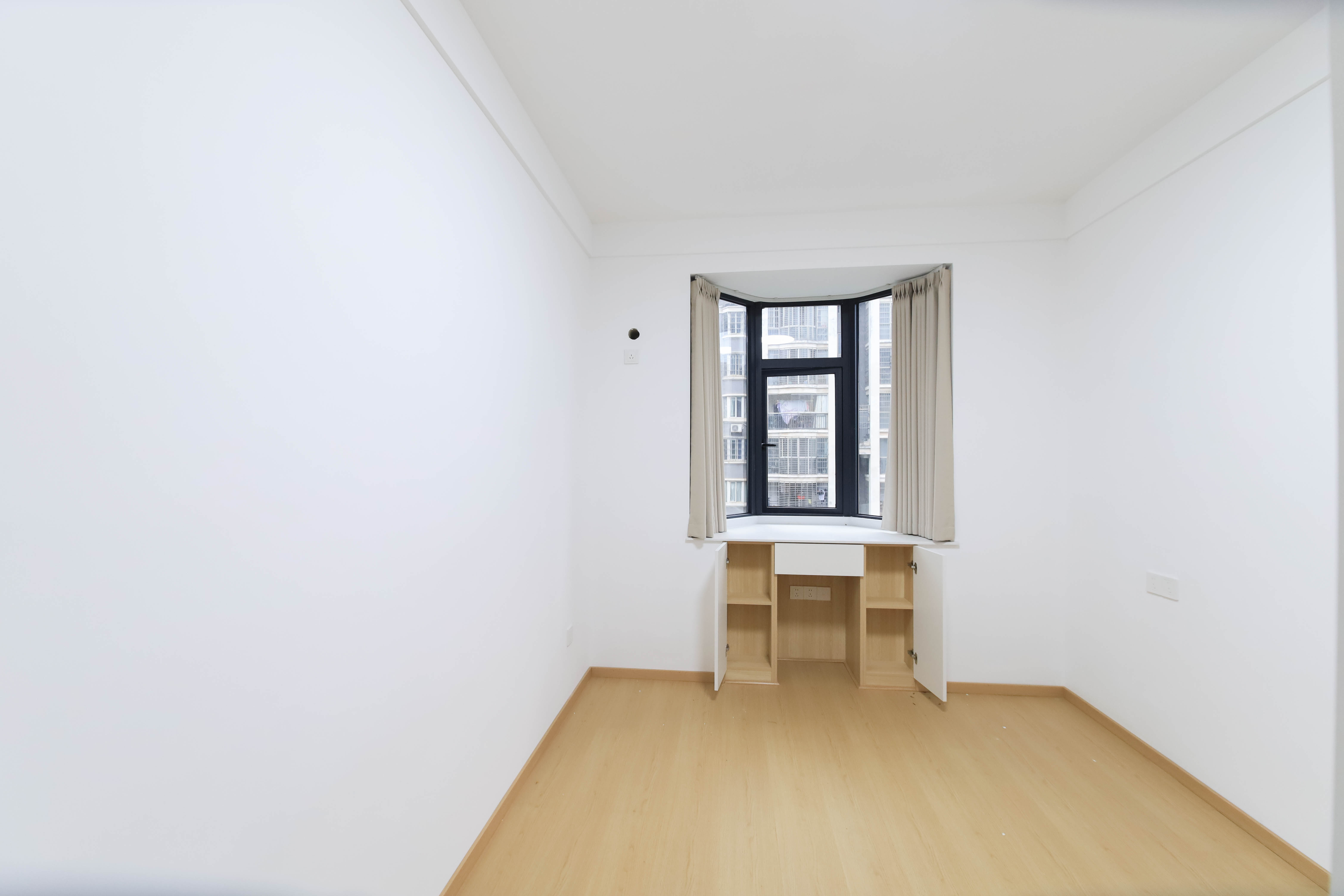 泰禹家园(彩云之翼家园一期、二期、三期) 4室2厅2卫 135.0万 泰禹家园(彩云之翼家园一期、二期、三期) 4室2厅2卫 135.0万卧室