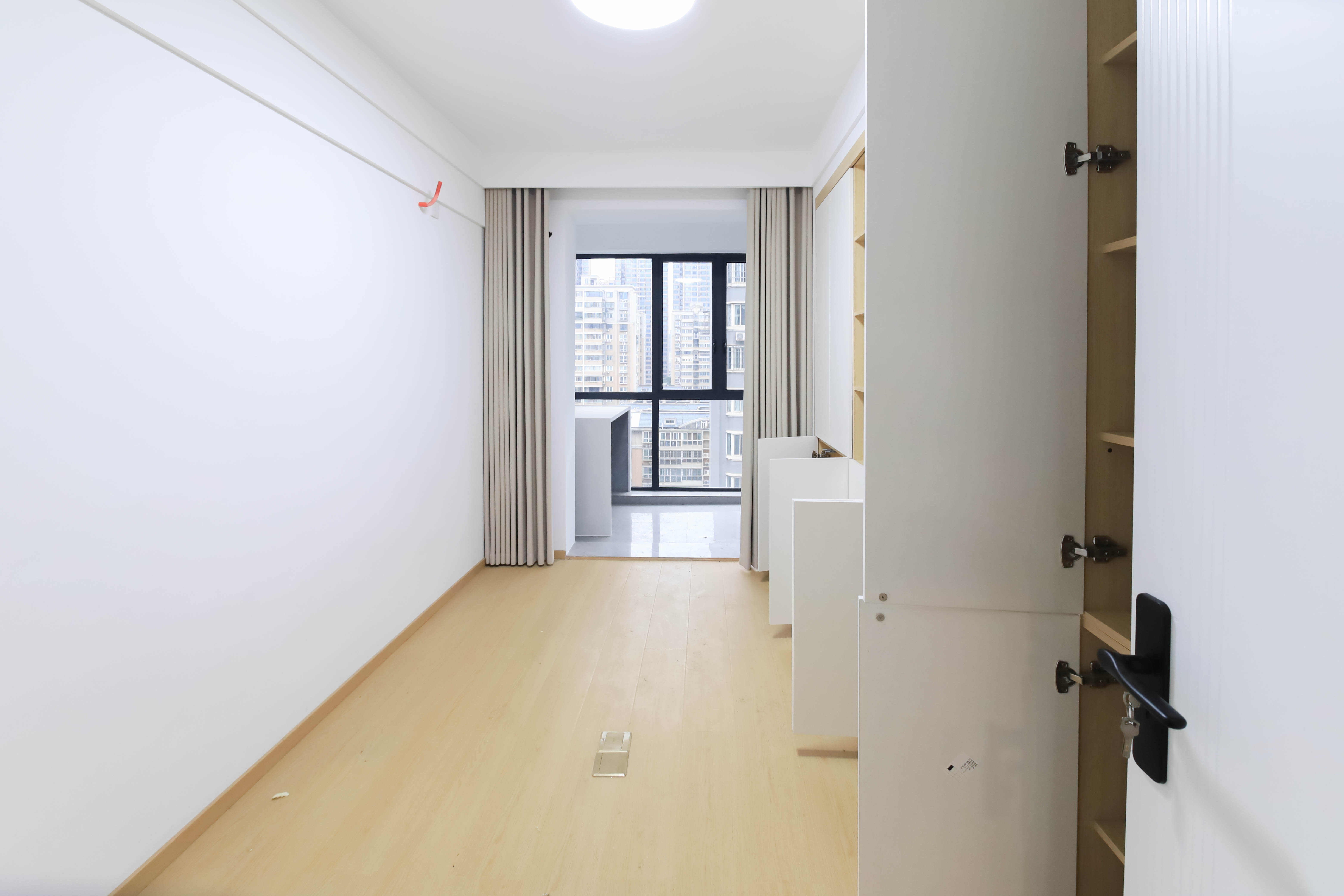 泰禹家园(彩云之翼家园一期、二期、三期) 4室2厅2卫 135.0万 泰禹家园(彩云之翼家园一期、二期、三期) 4室2厅2卫 135.0万卧室