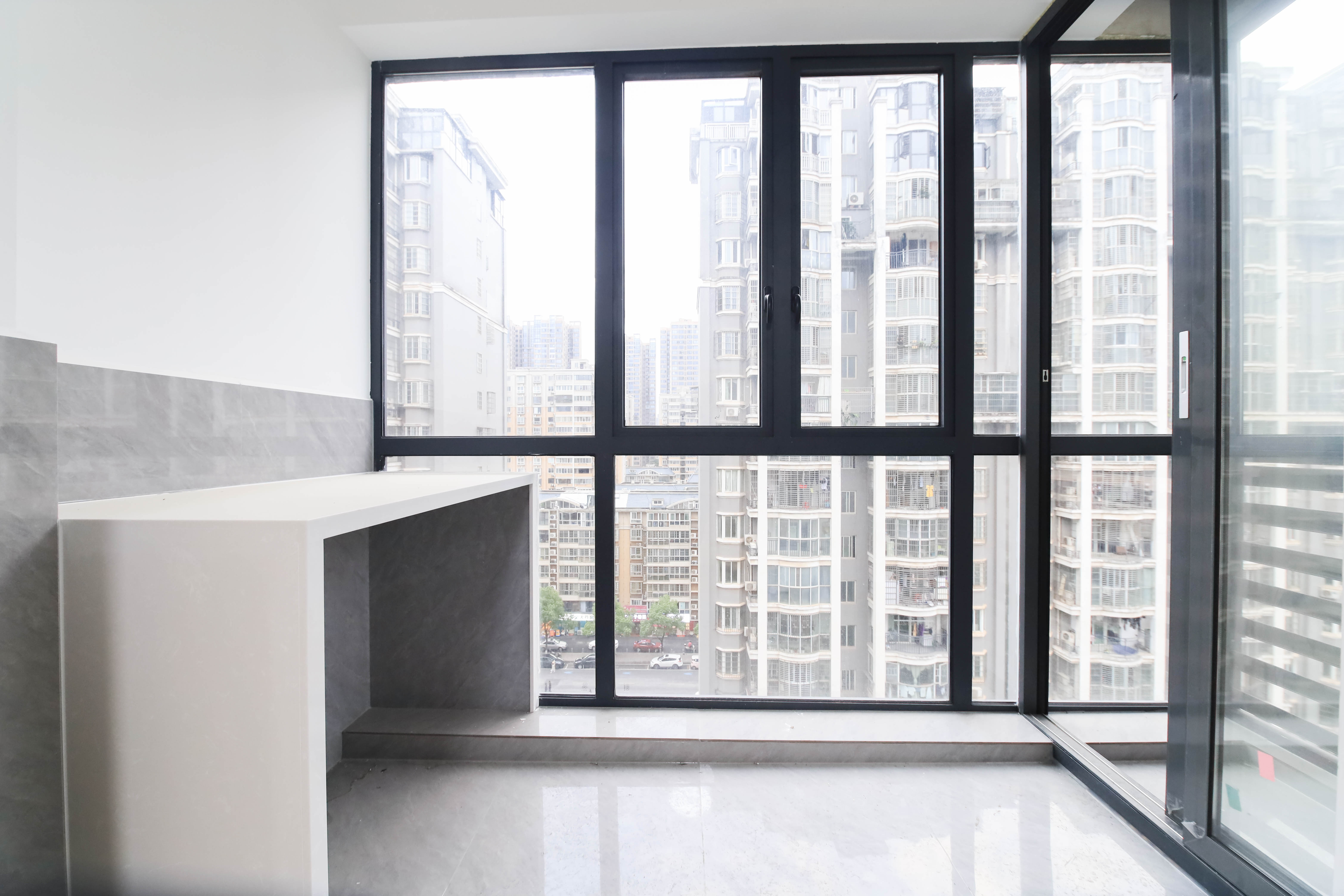 泰禹家园(彩云之翼家园一期、二期、三期) 4室2厅2卫 135.0万 泰禹家园(彩云之翼家园一期、二期、三期) 4室2厅2卫 135.0万阳台