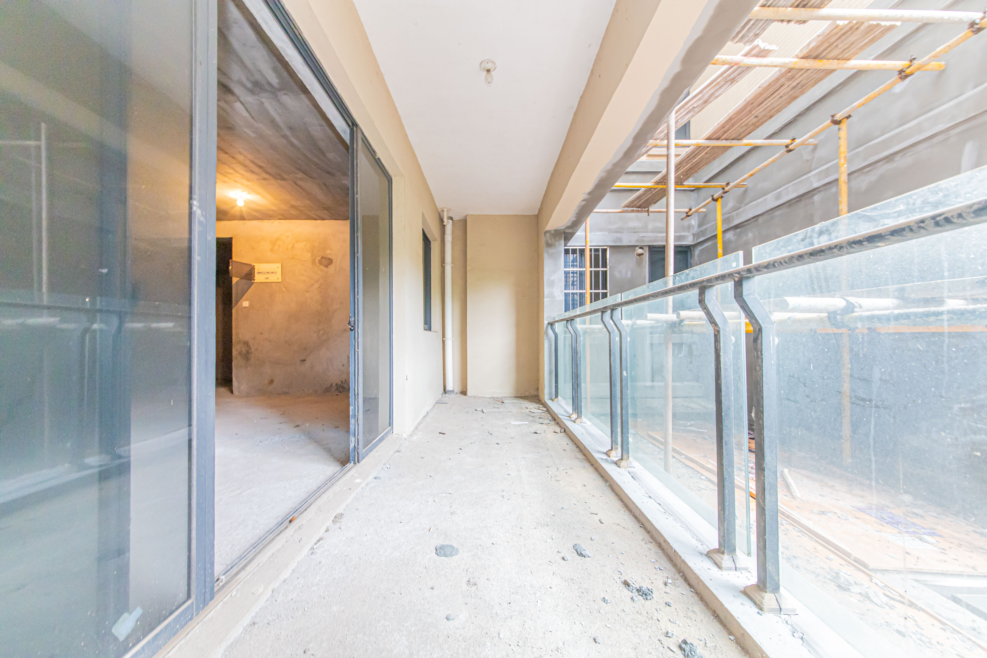 保利花园  3室2厅1卫    88.0万阳台