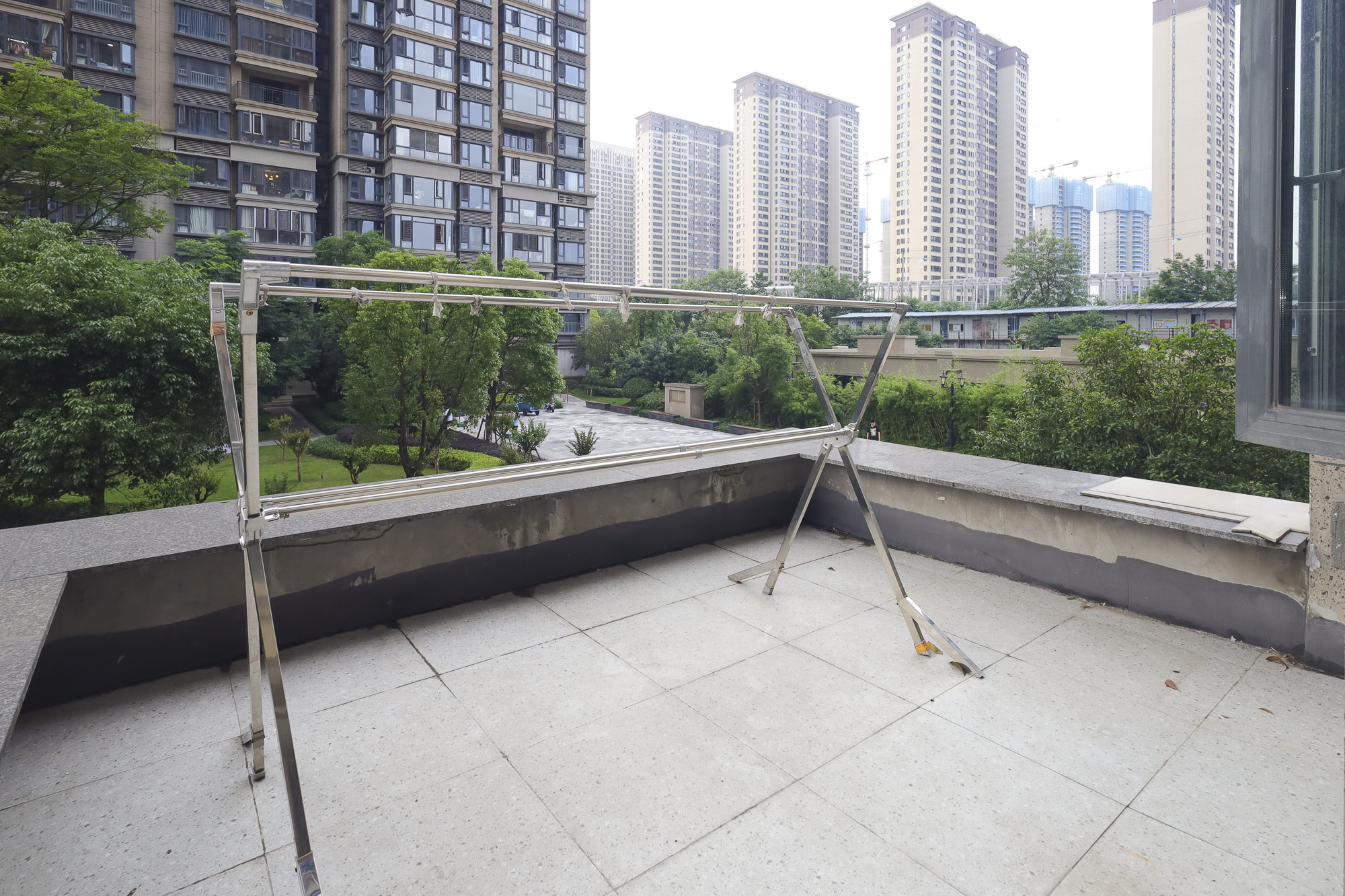 恒大御景天下城二期  3室2厅2卫   108.80万阳台