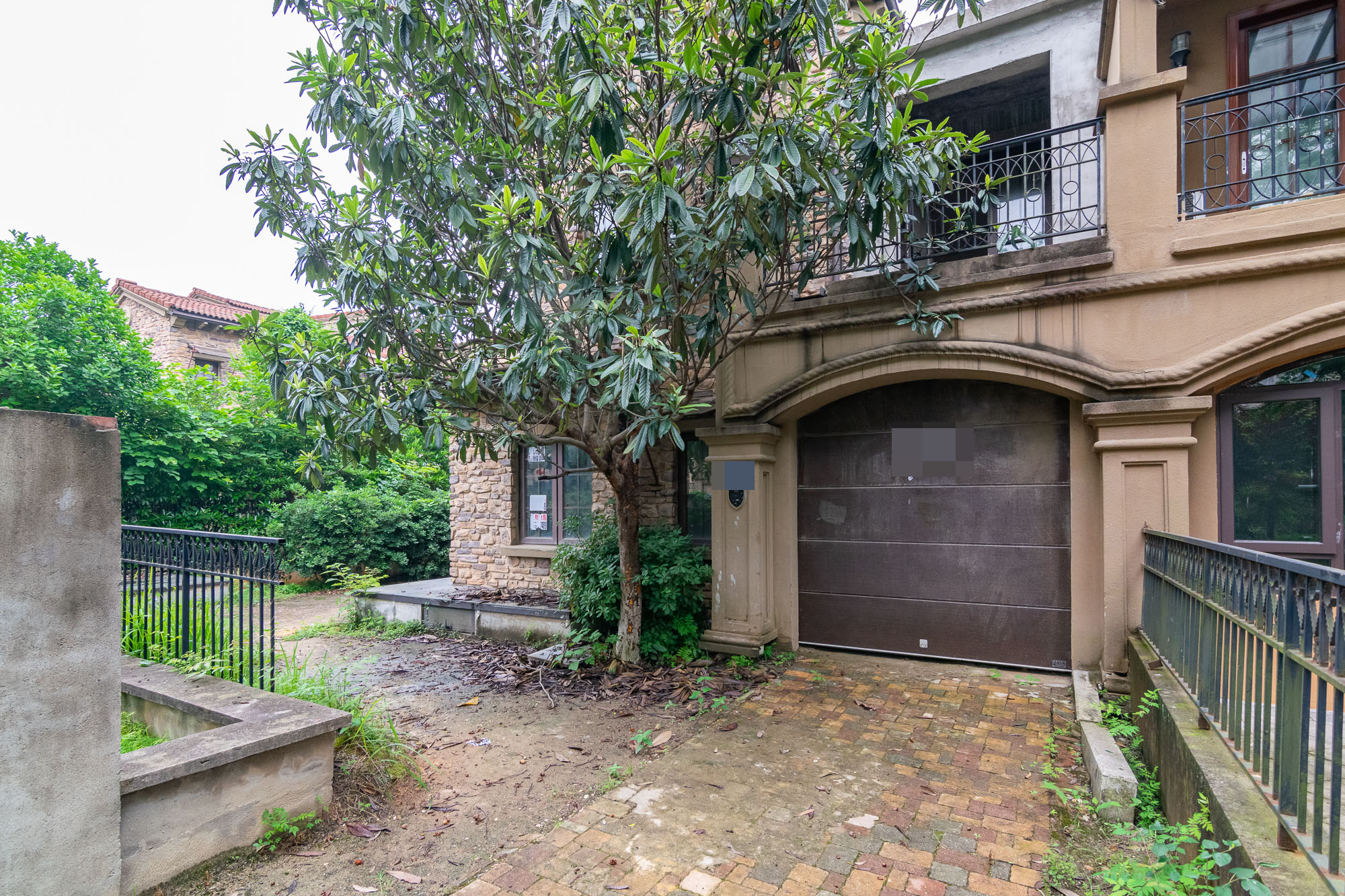 金地三千府(金地湖山樾、金地自在城)  8室3厅4卫    580.0万 金地三千府(金地湖山樾、金地自在城)  8室3厅4卫    580.0万其他