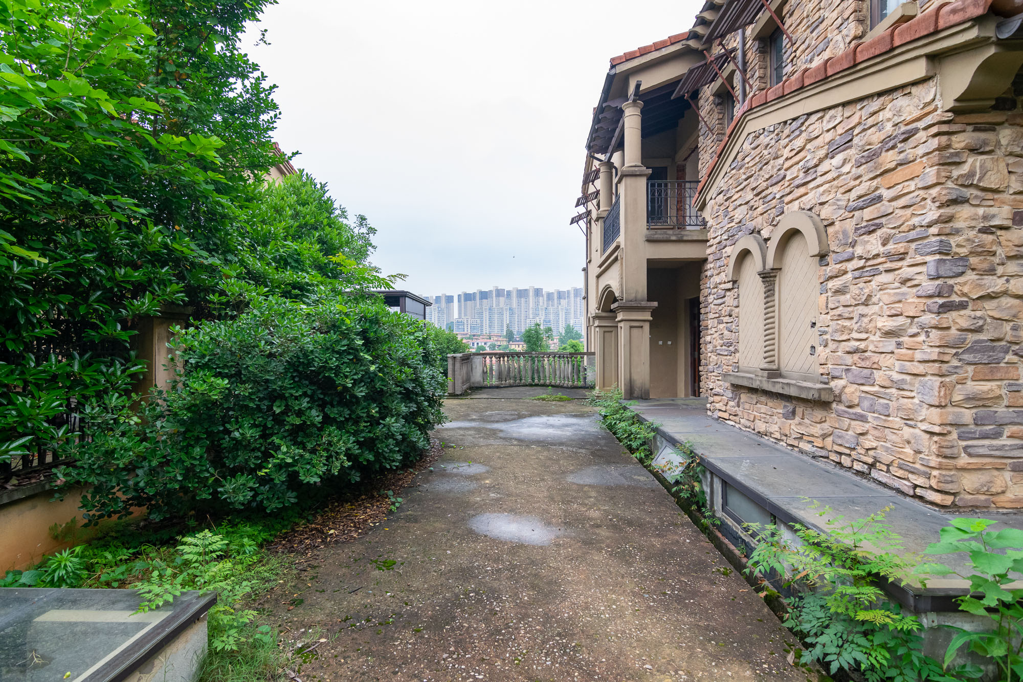 金地三千府(金地湖山樾、金地自在城)  8室3厅4卫    580.0万 金地三千府(金地湖山樾、金地自在城)  8室3厅4卫    580.0万其他