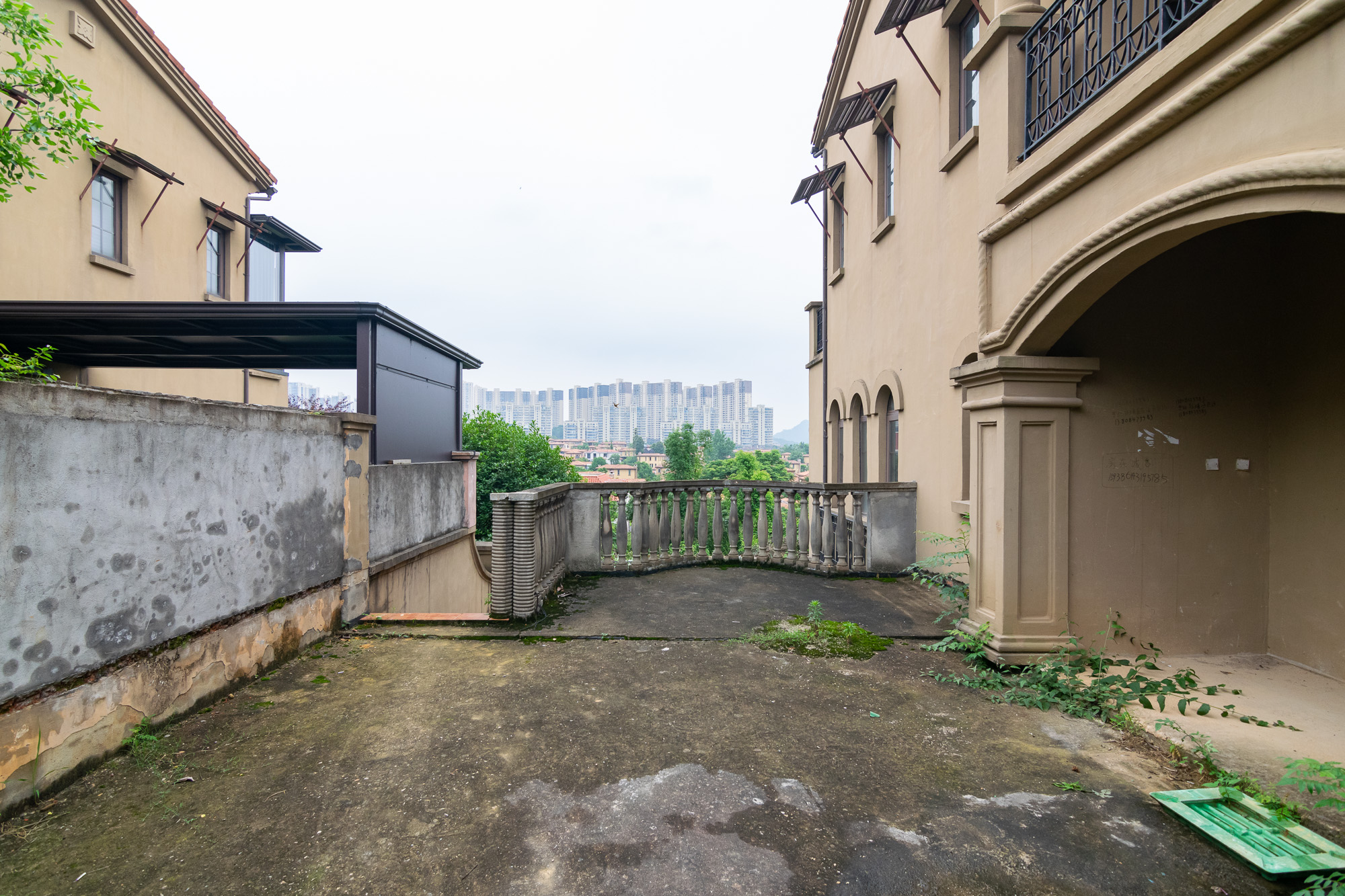 金地三千府(金地湖山樾、金地自在城)  8室3厅4卫    580.0万 金地三千府(金地湖山樾、金地自在城)  8室3厅4卫    580.0万其他